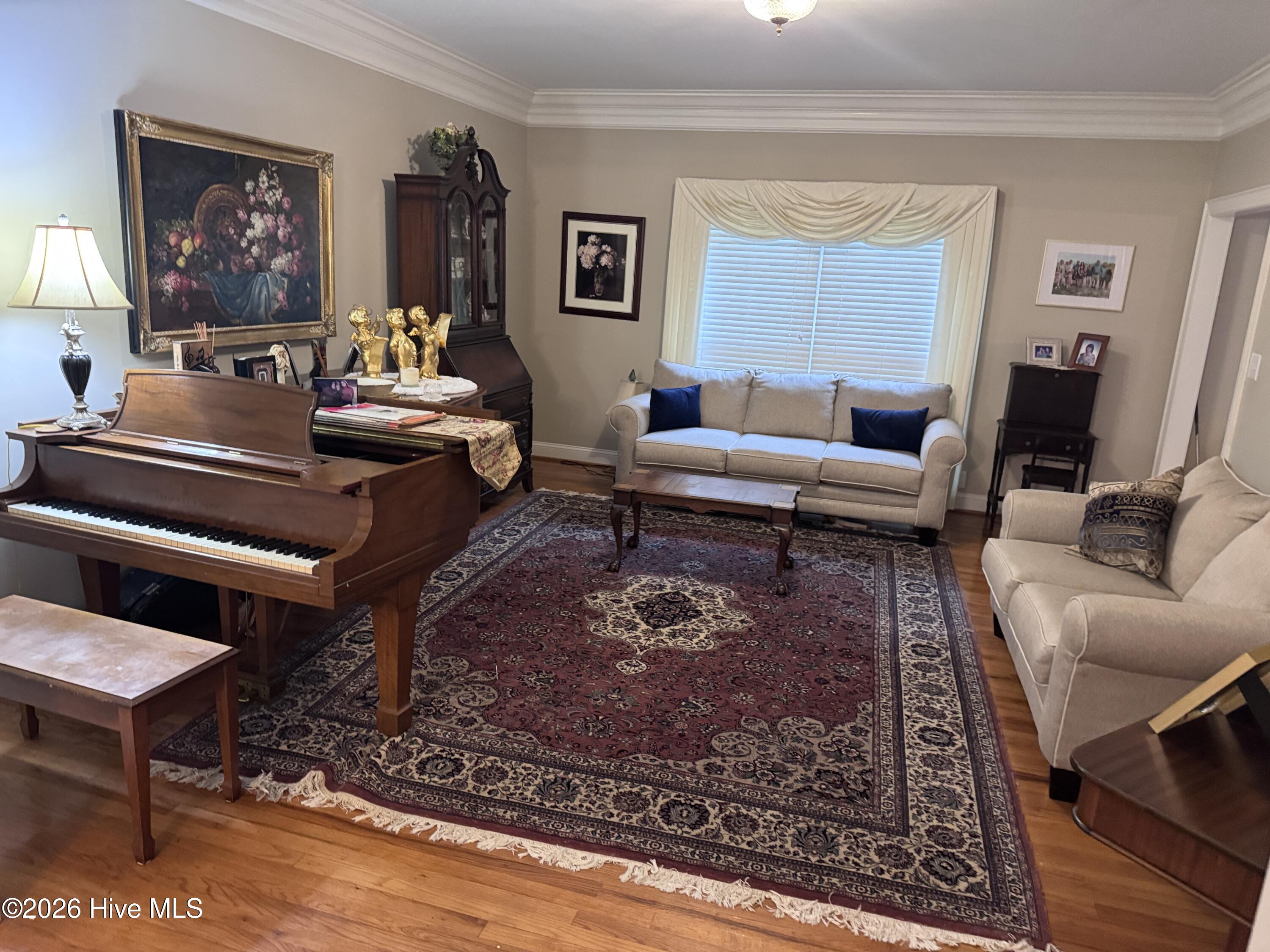 main property photo 9