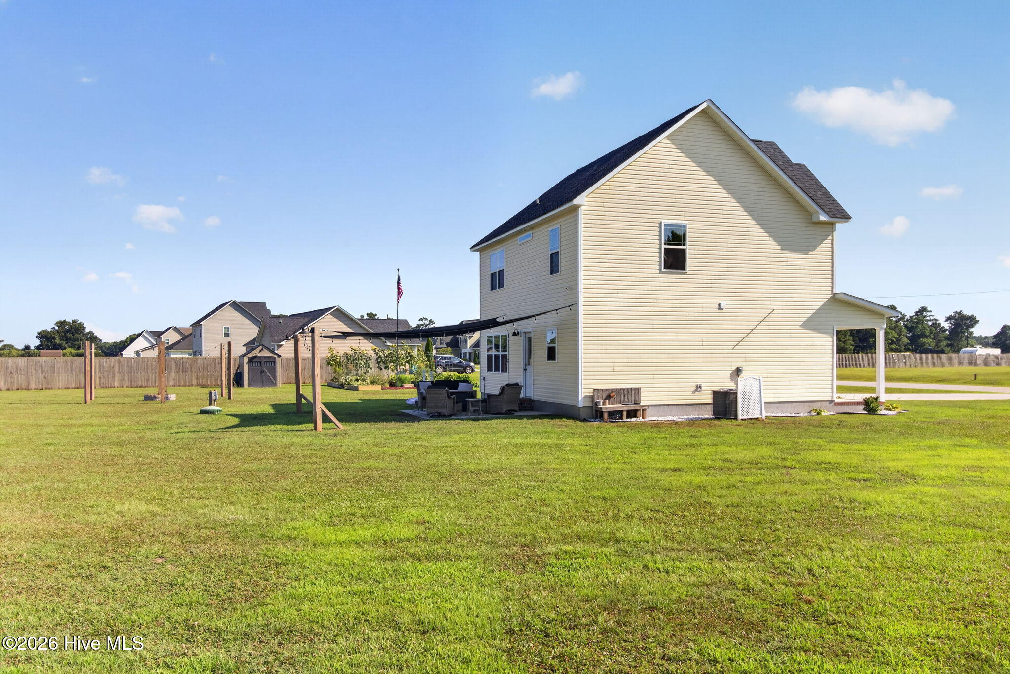 main property photo 36