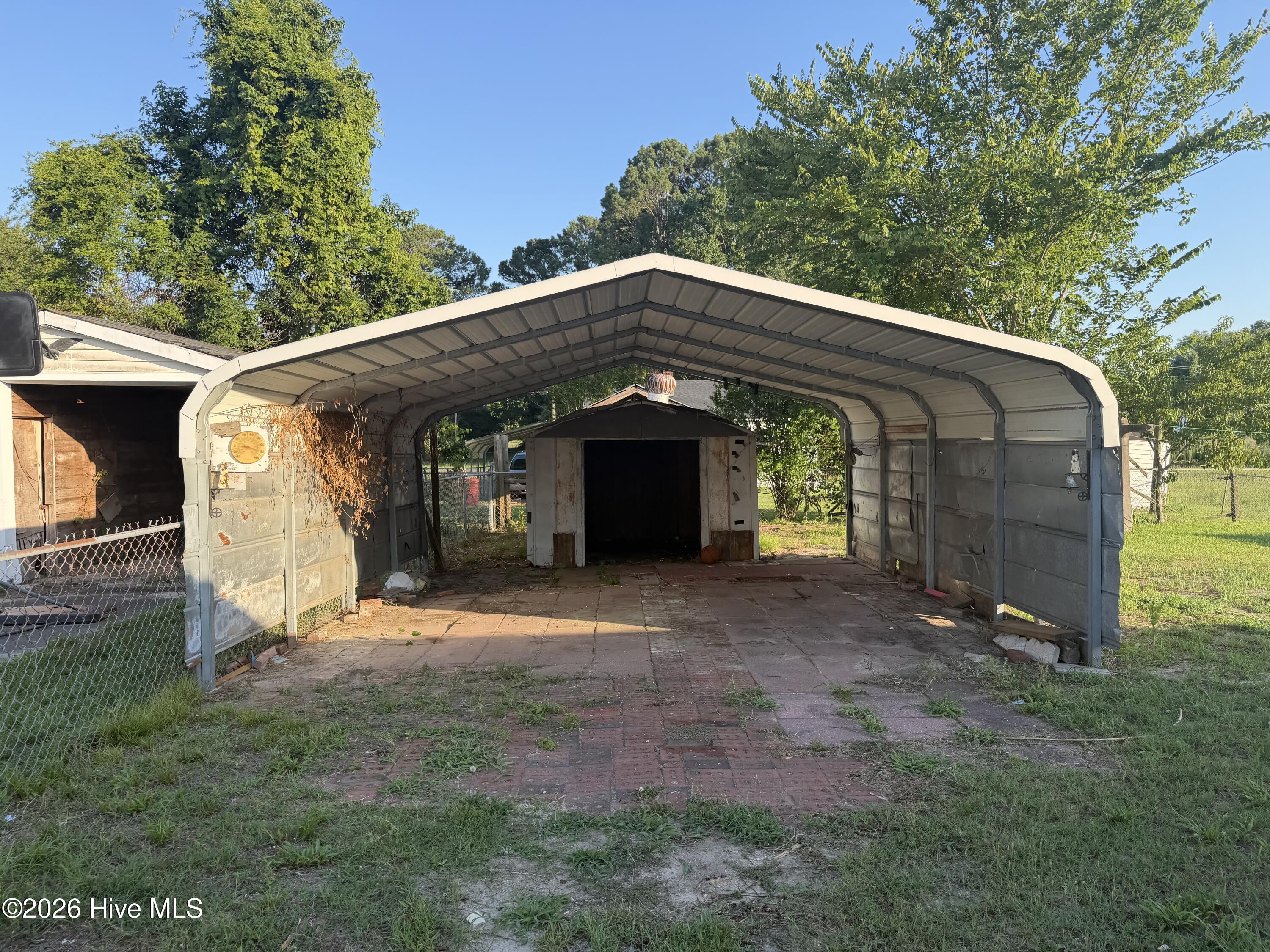 main property photo 6