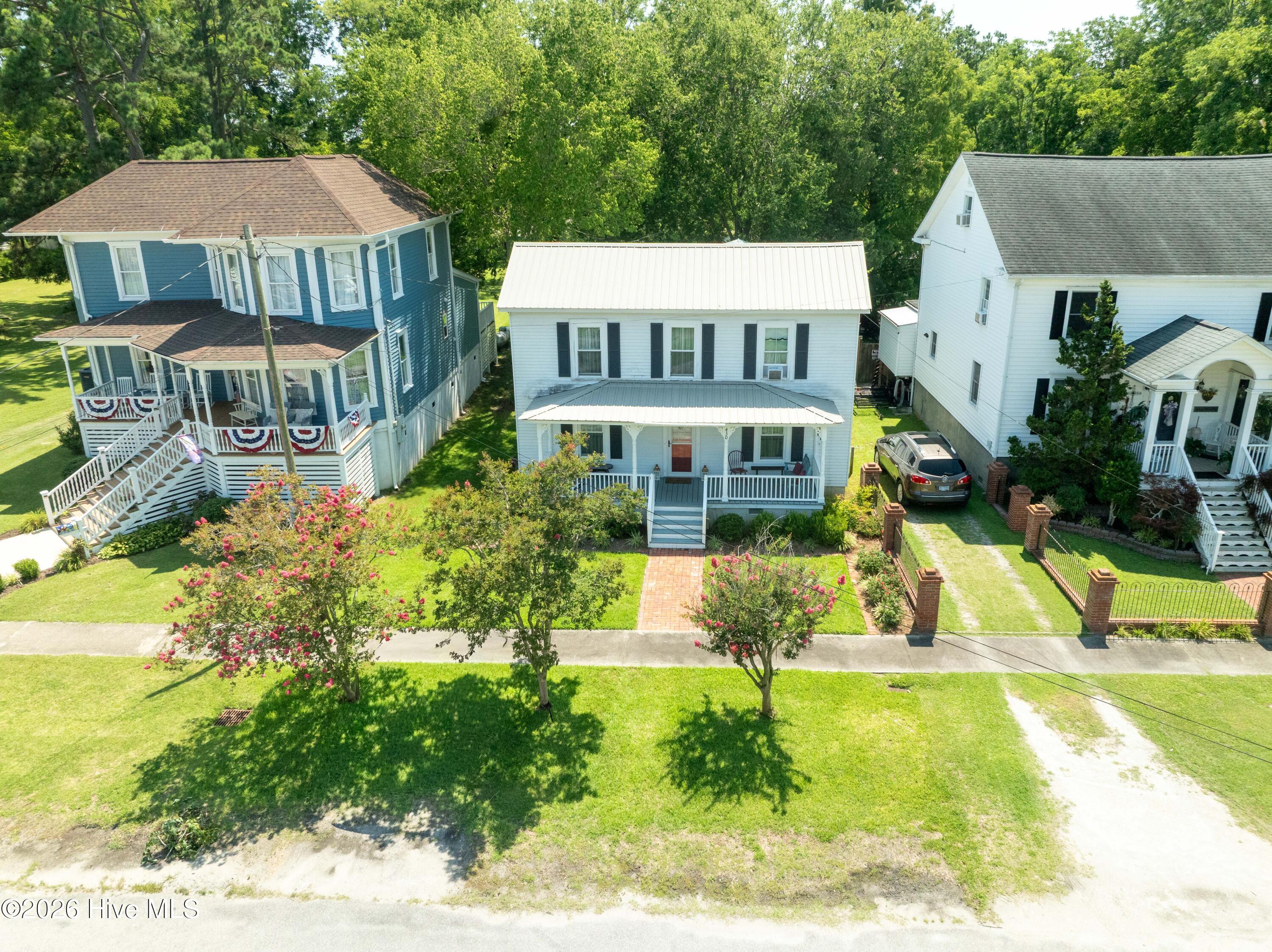 main property photo 28