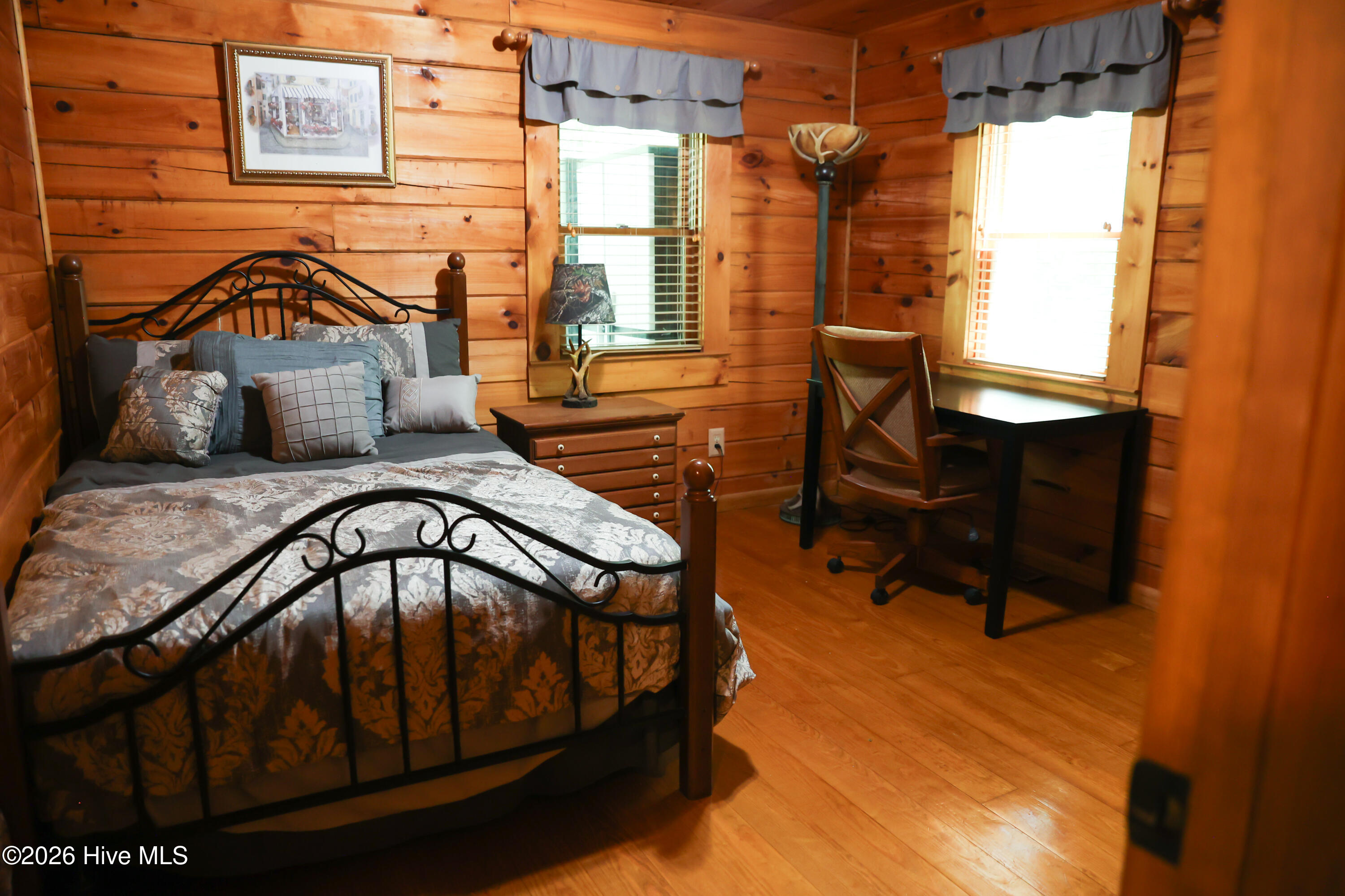 main property photo 28