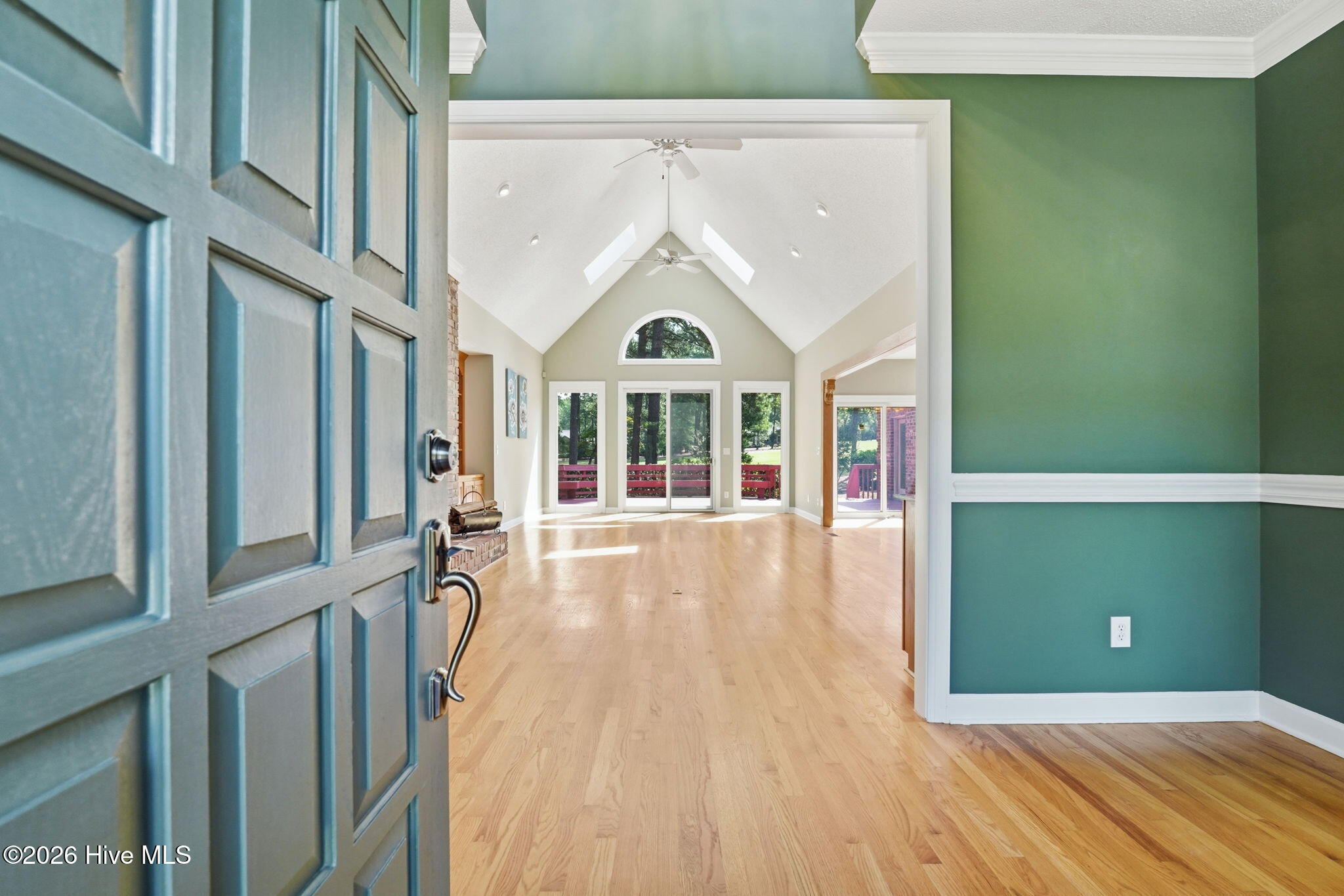 main property photo 6