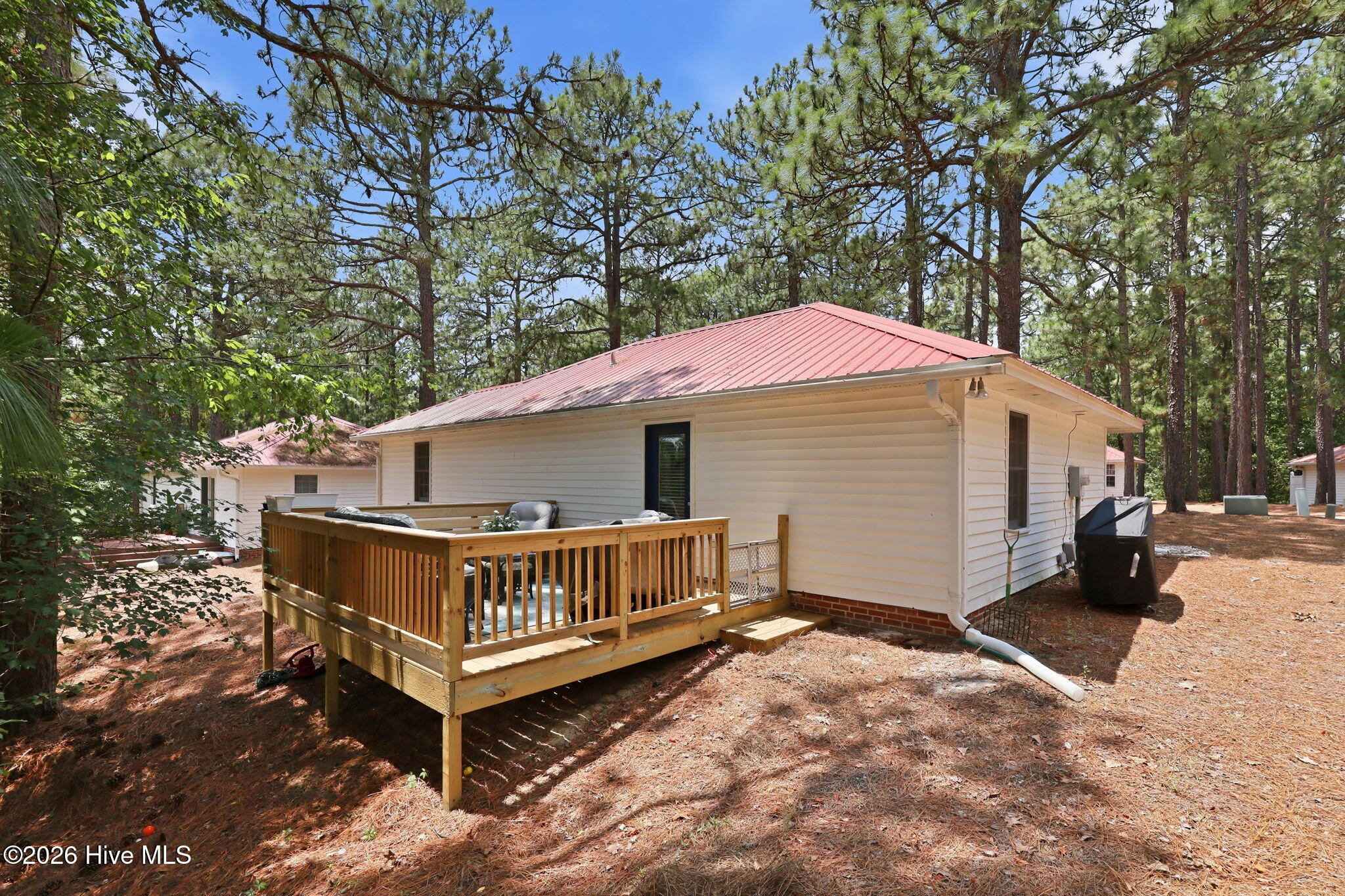 main property photo 30