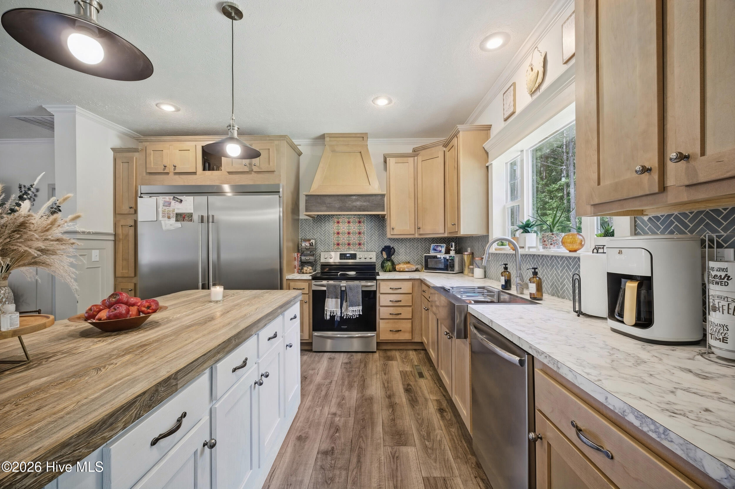 main property photo 12