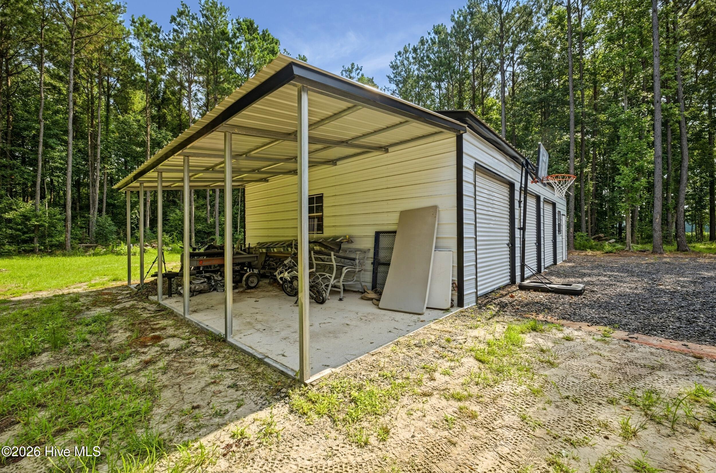 main property photo 31