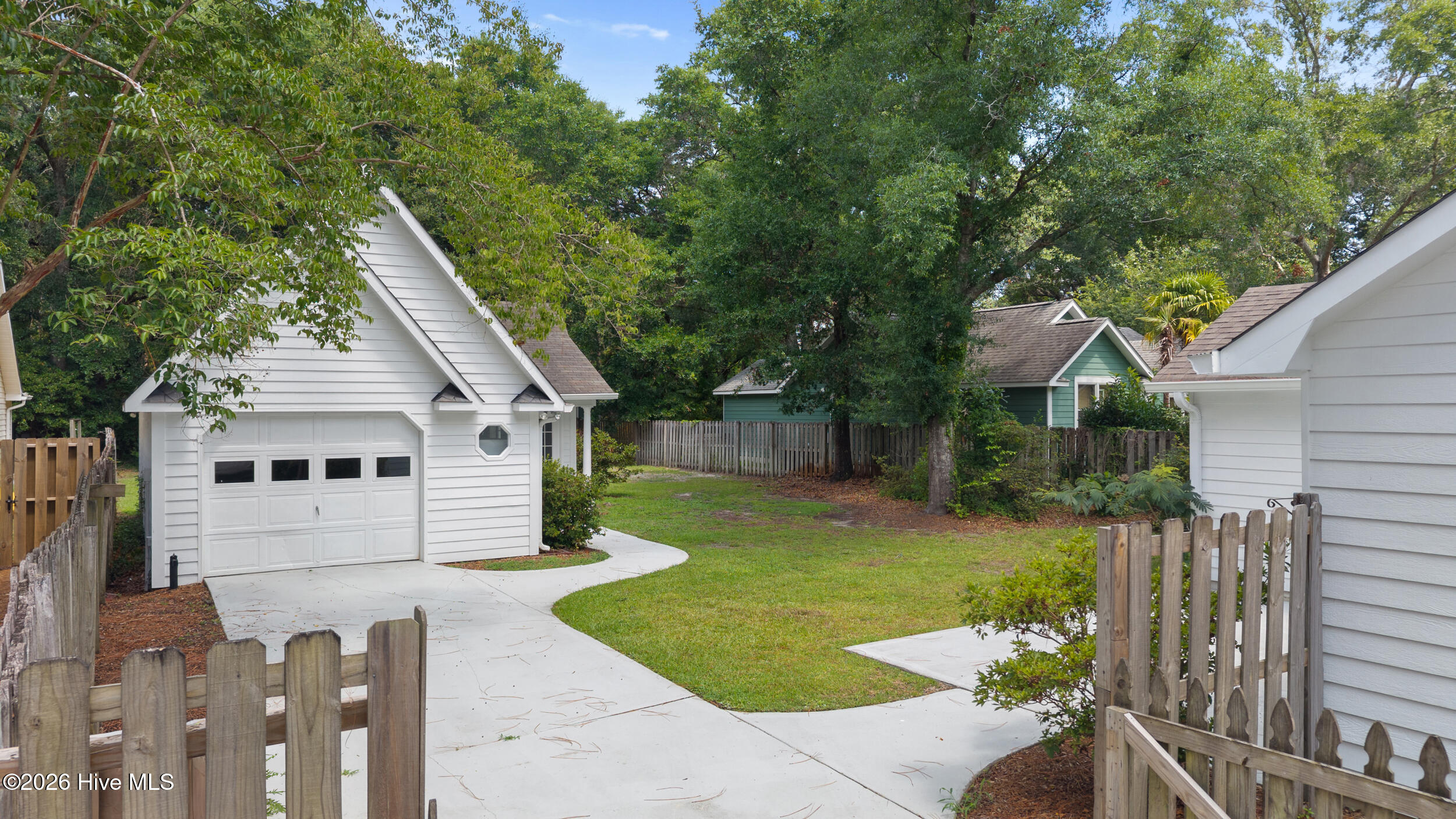 main property photo 33