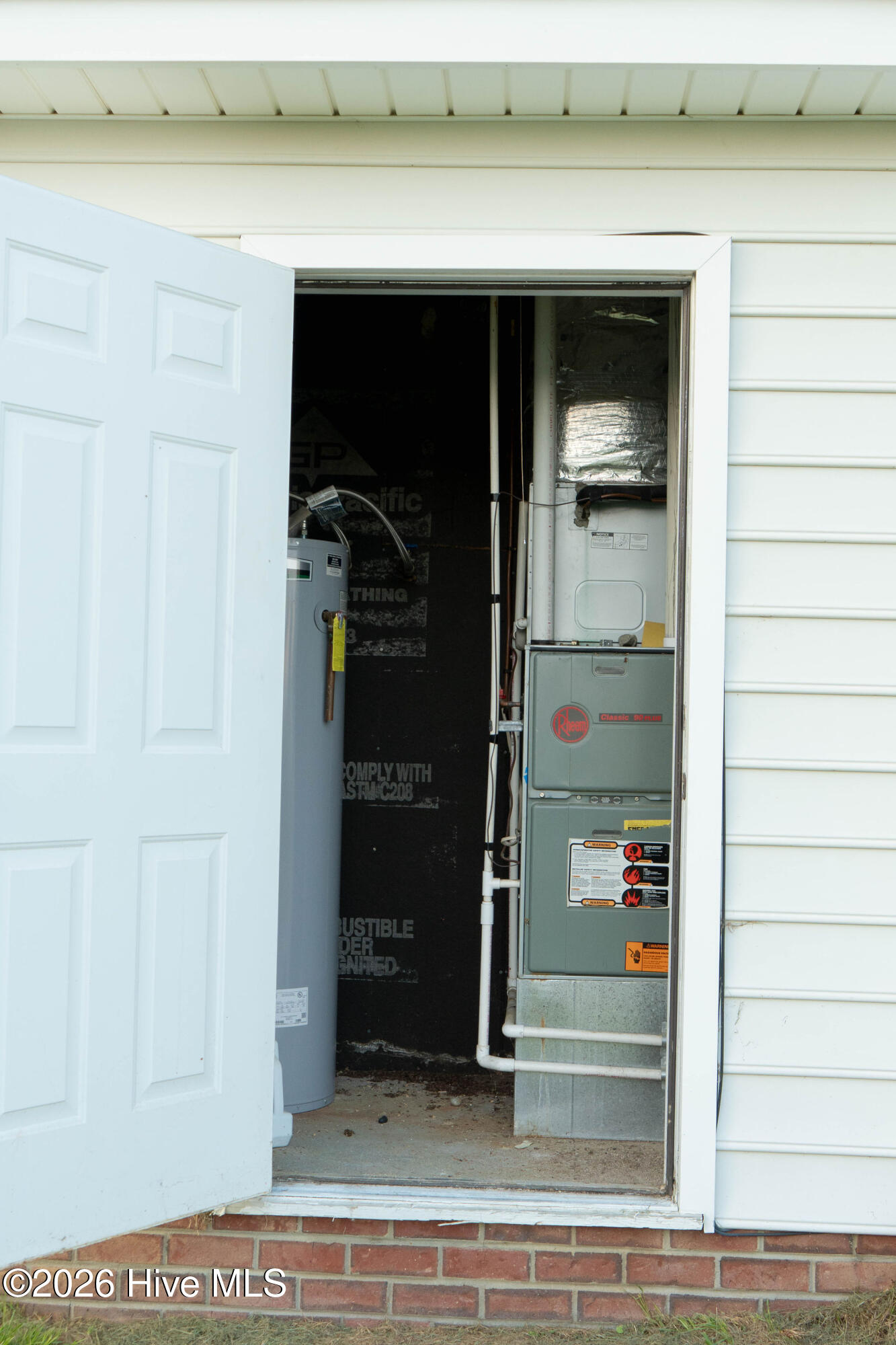 main property photo 41