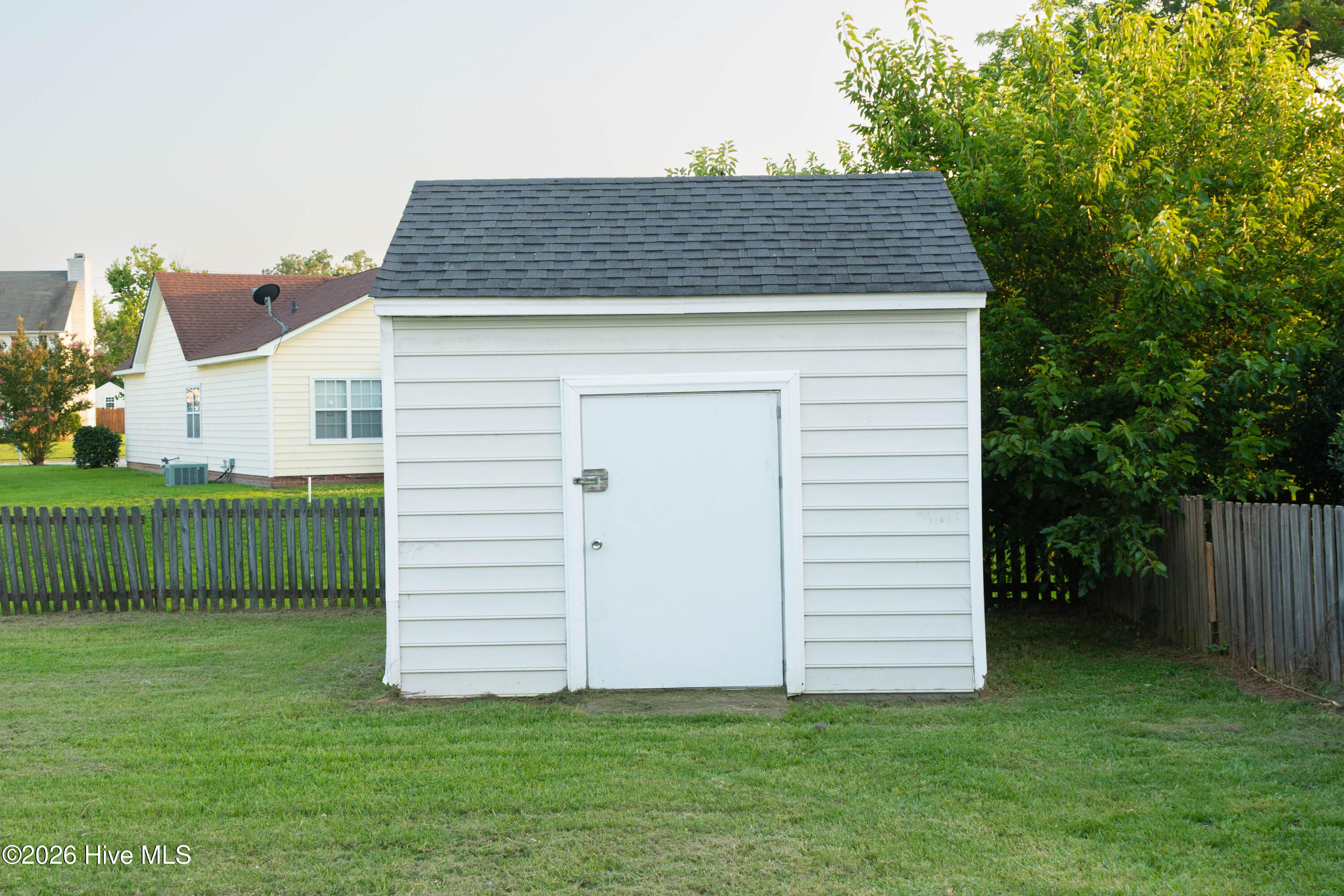 main property photo 45