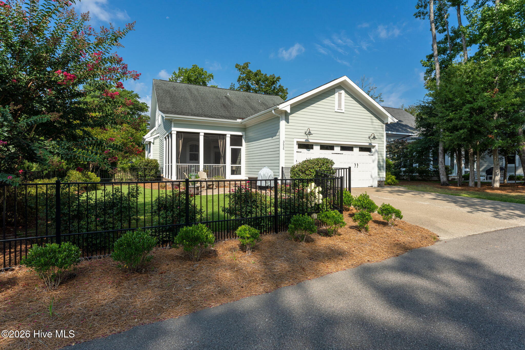 main property photo 14
