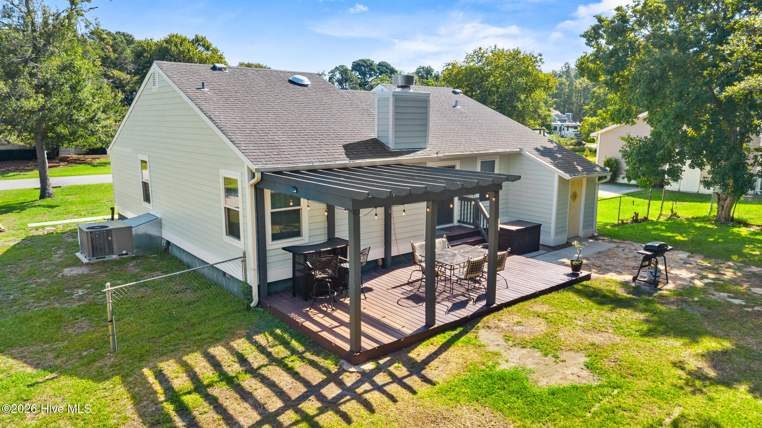 main property photo 36