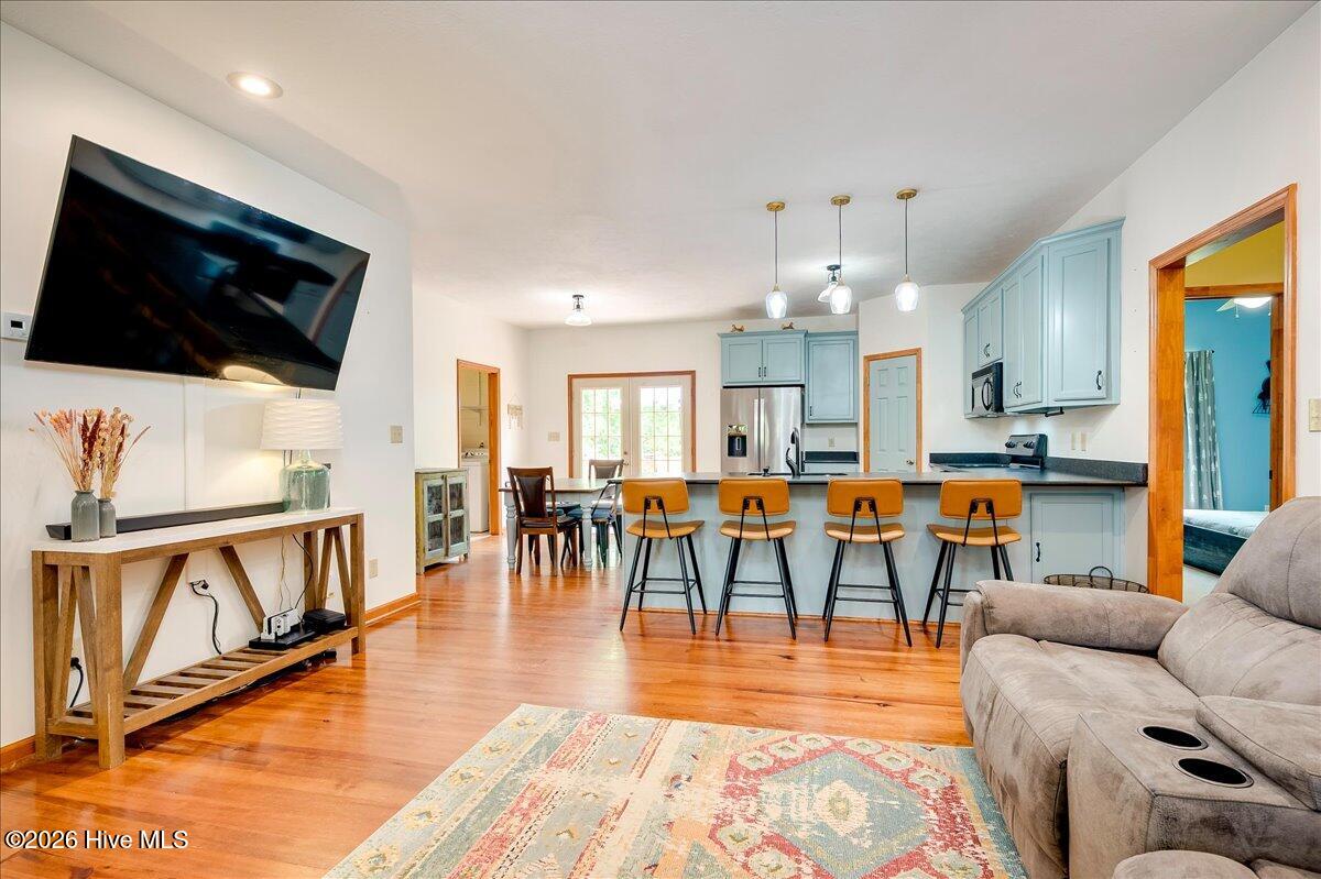 main property photo 9