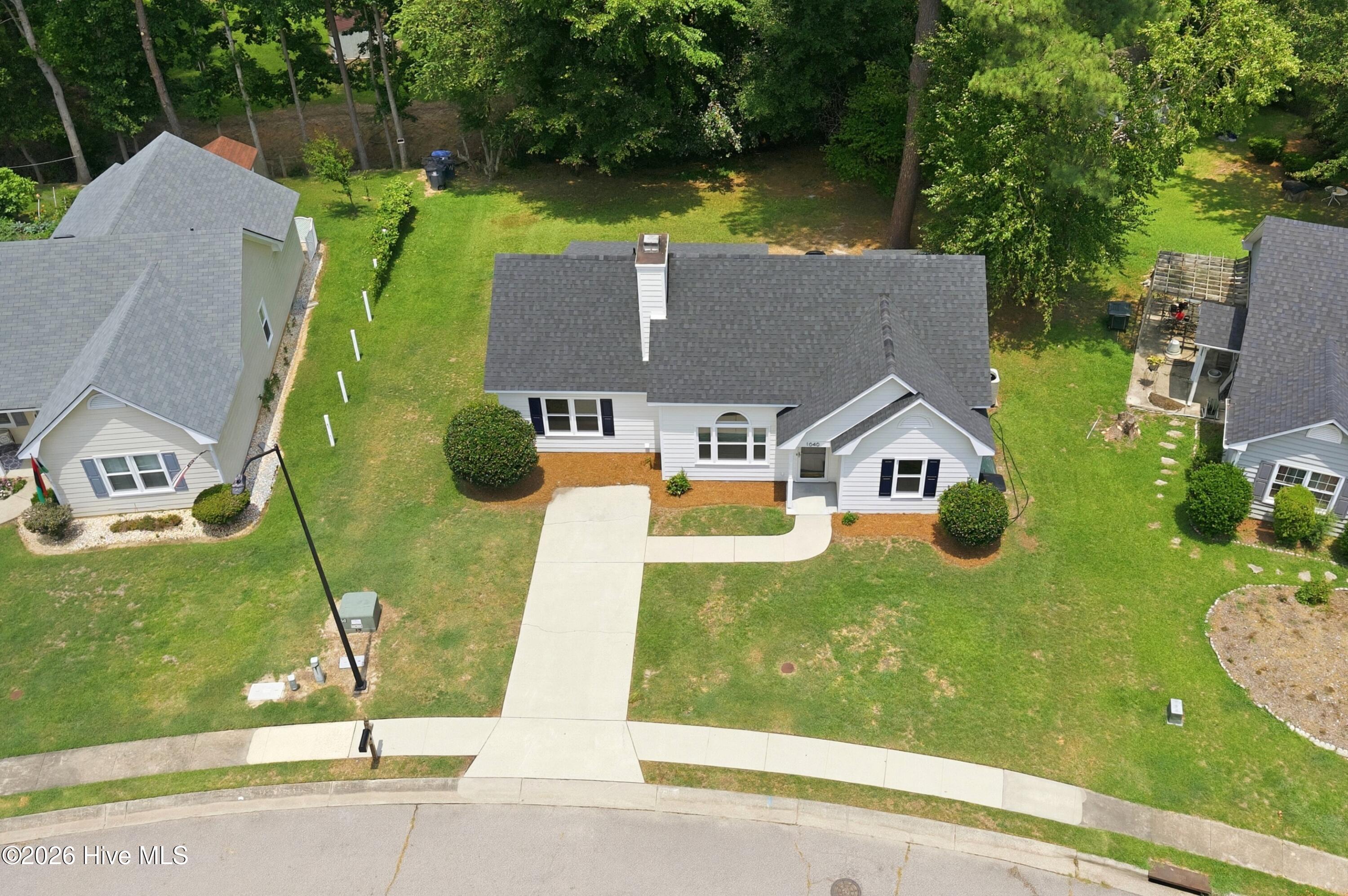 main property photo 28