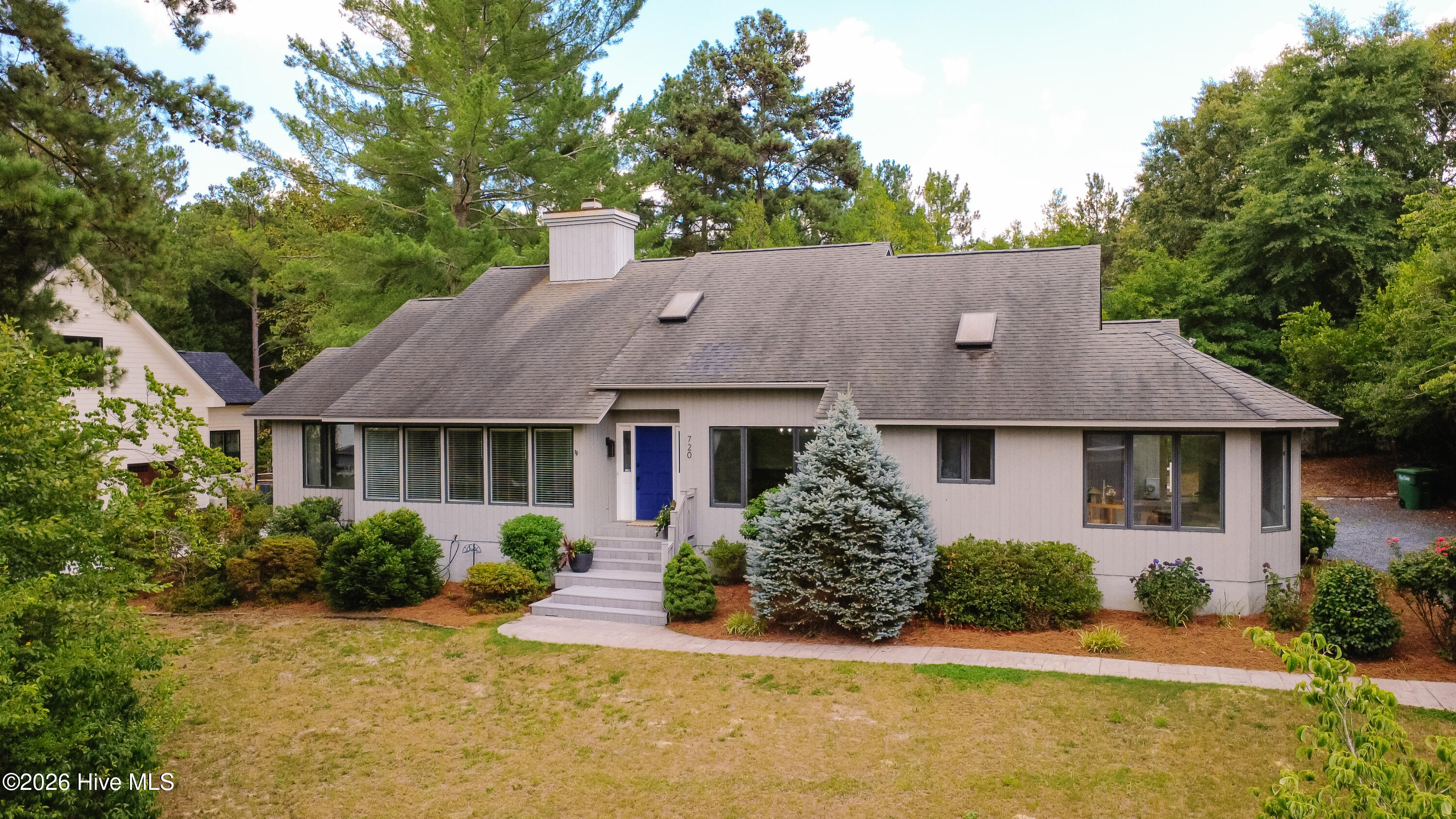 main property photo 20