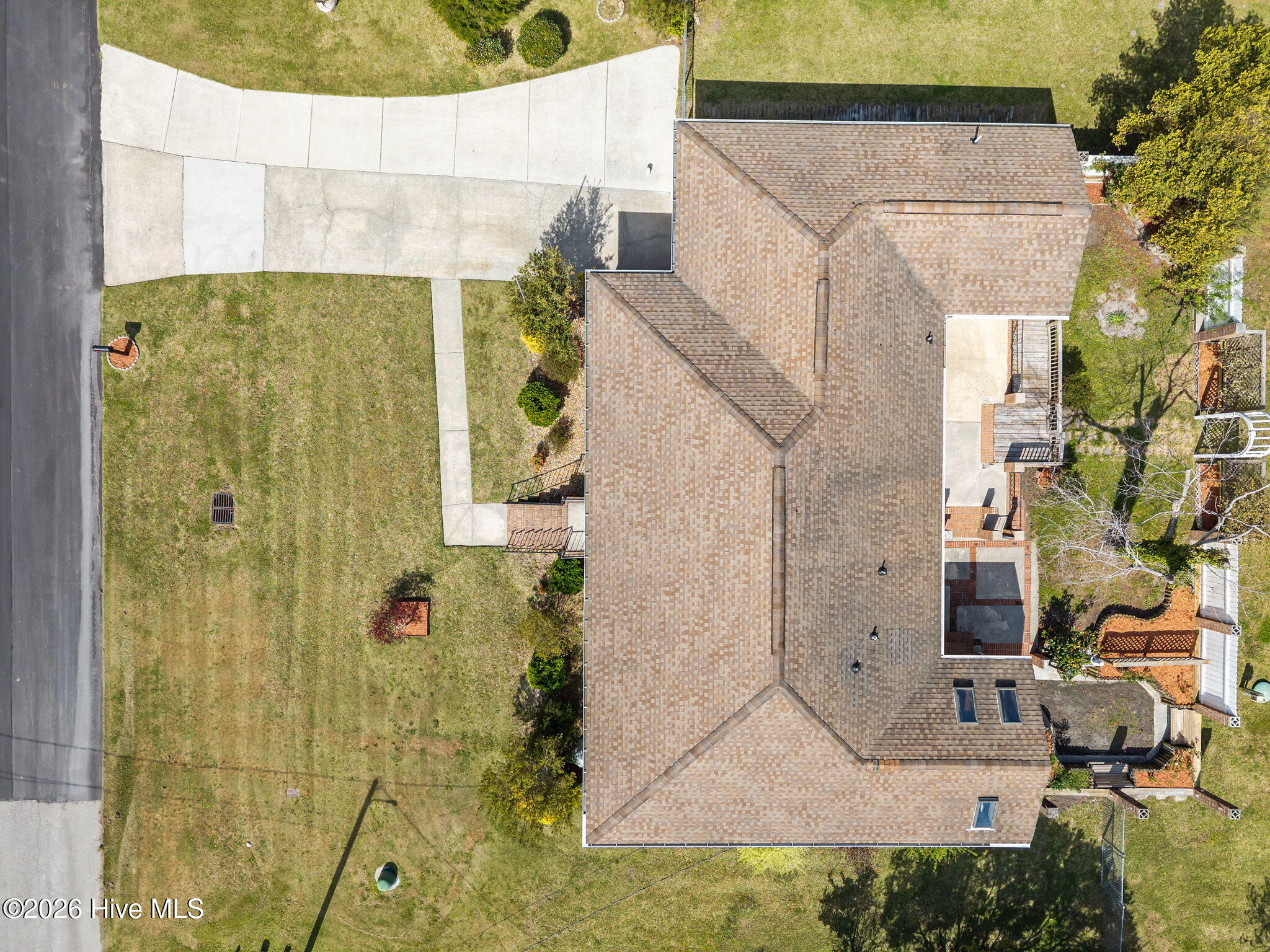main property photo 45