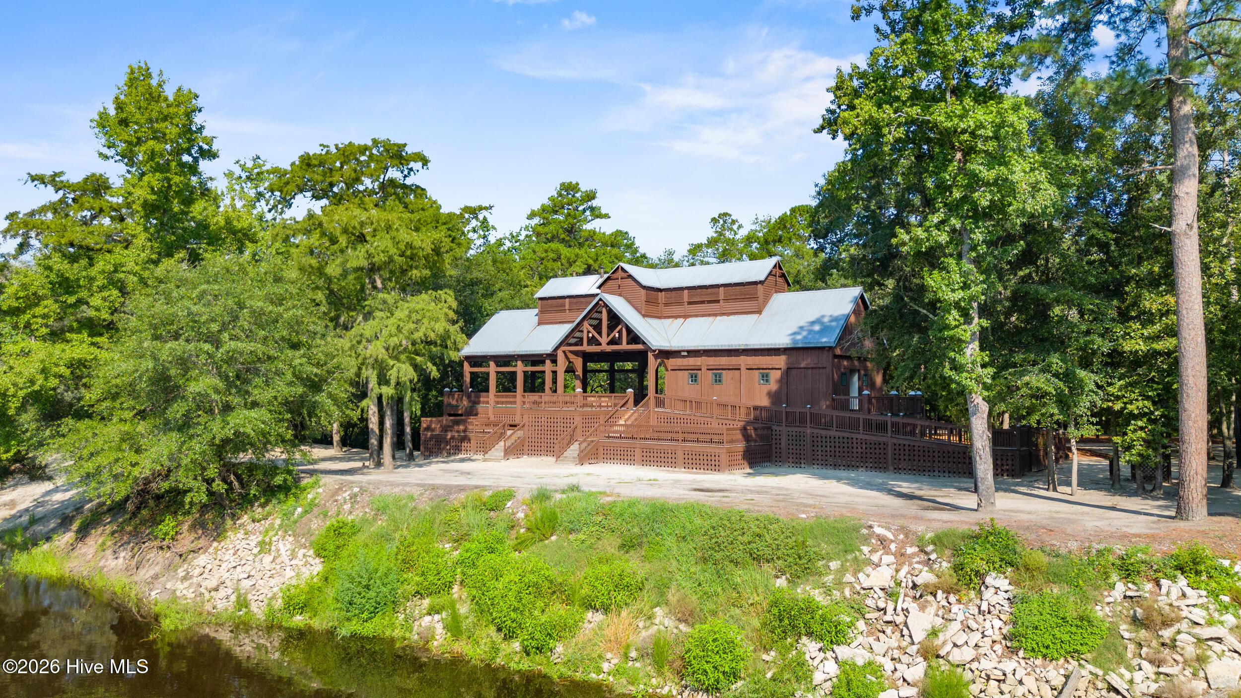 main property photo 14