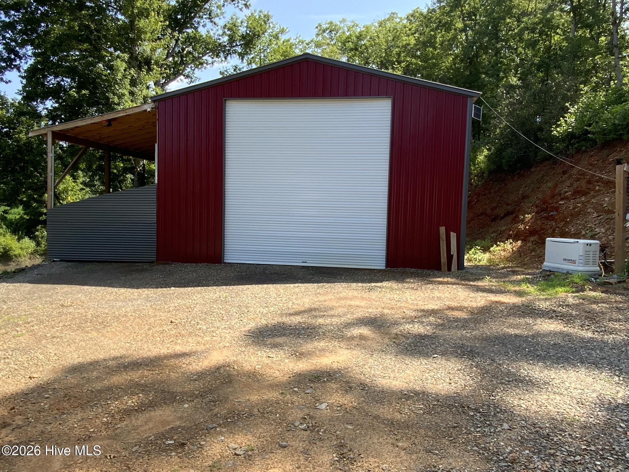 main property photo 11