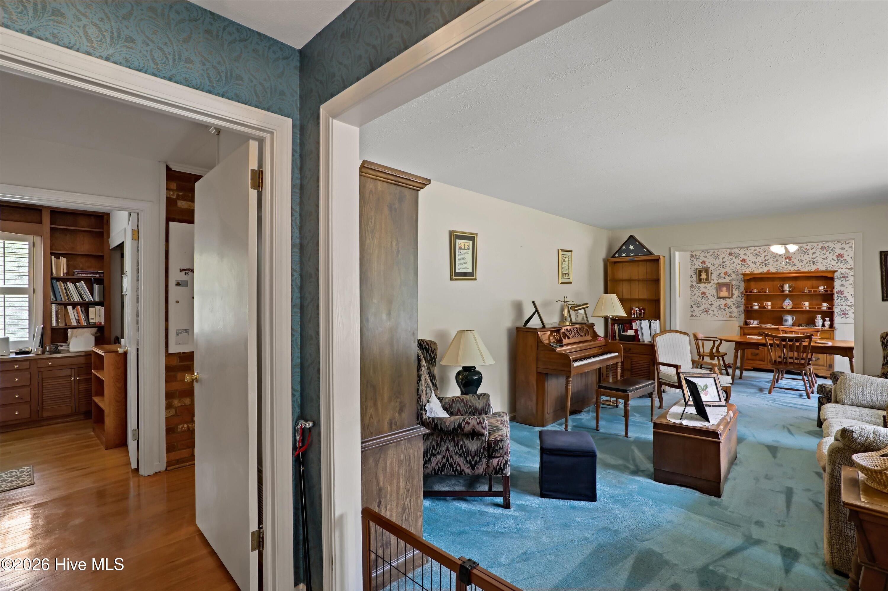 main property photo 9