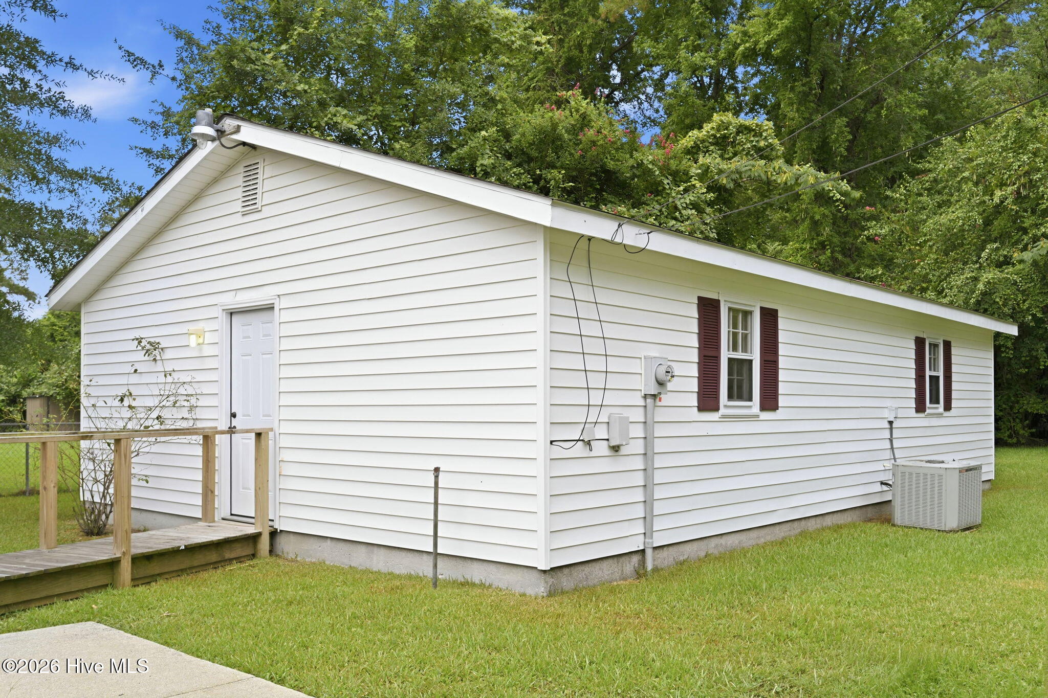 main property photo 14