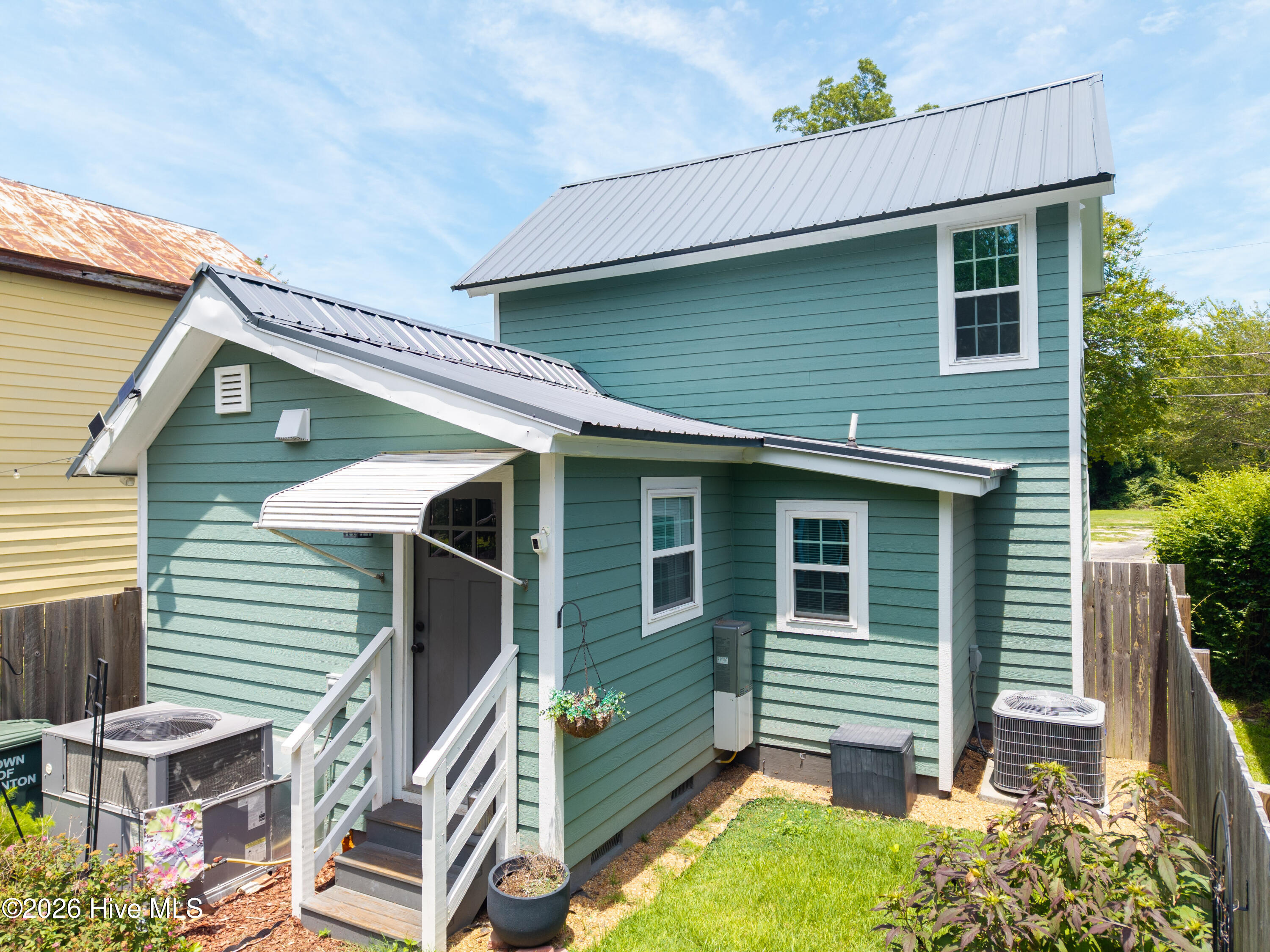 main property photo 23