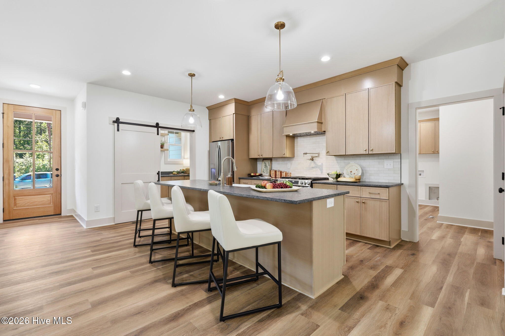 main property photo 20