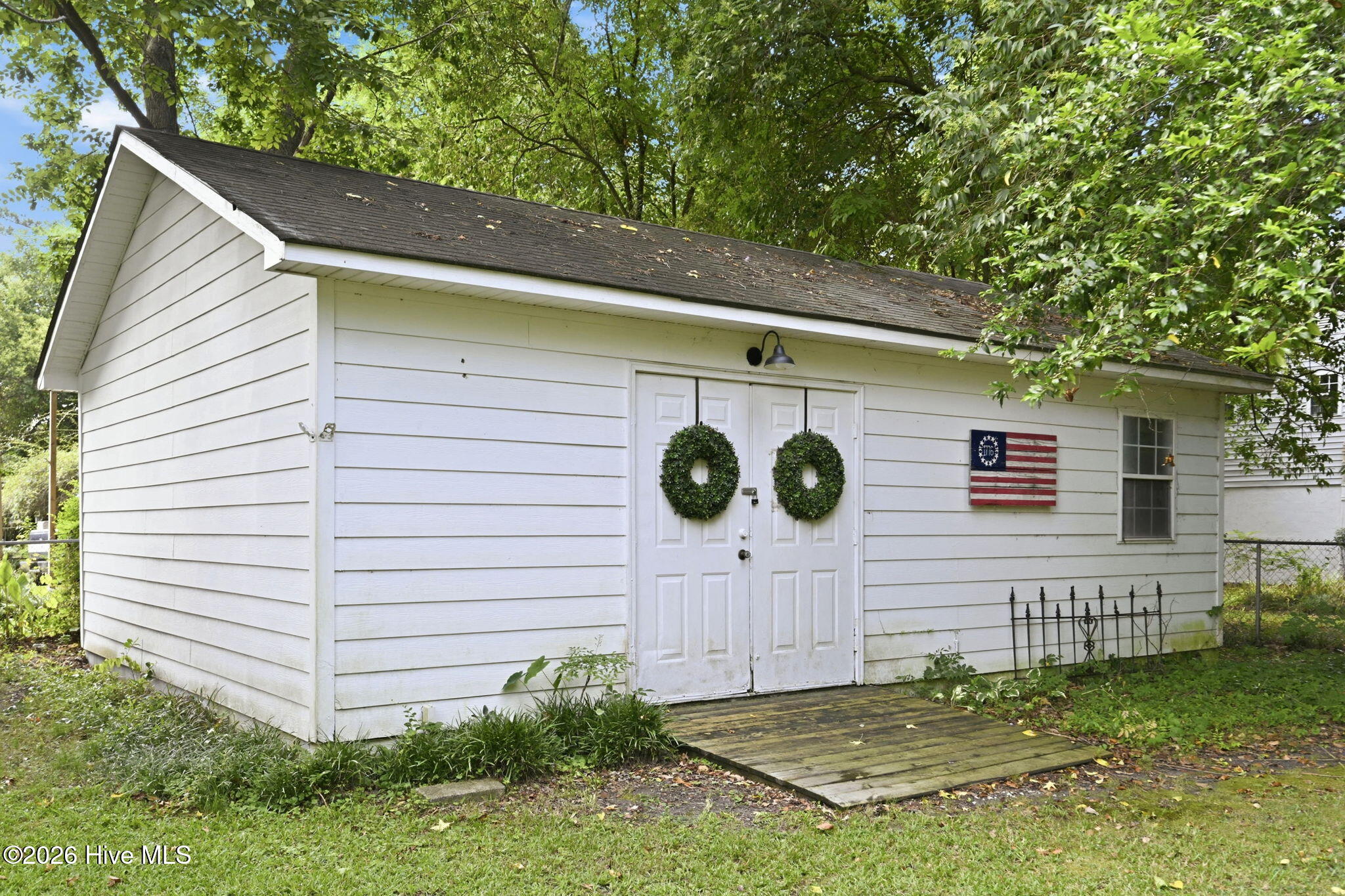 main property photo 58
