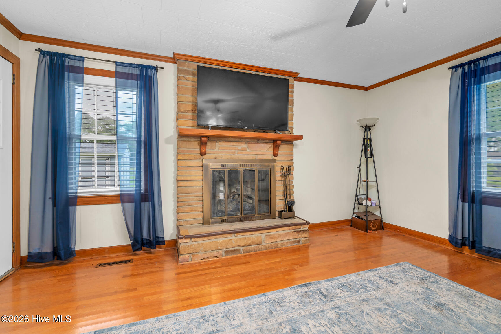 main property photo 13