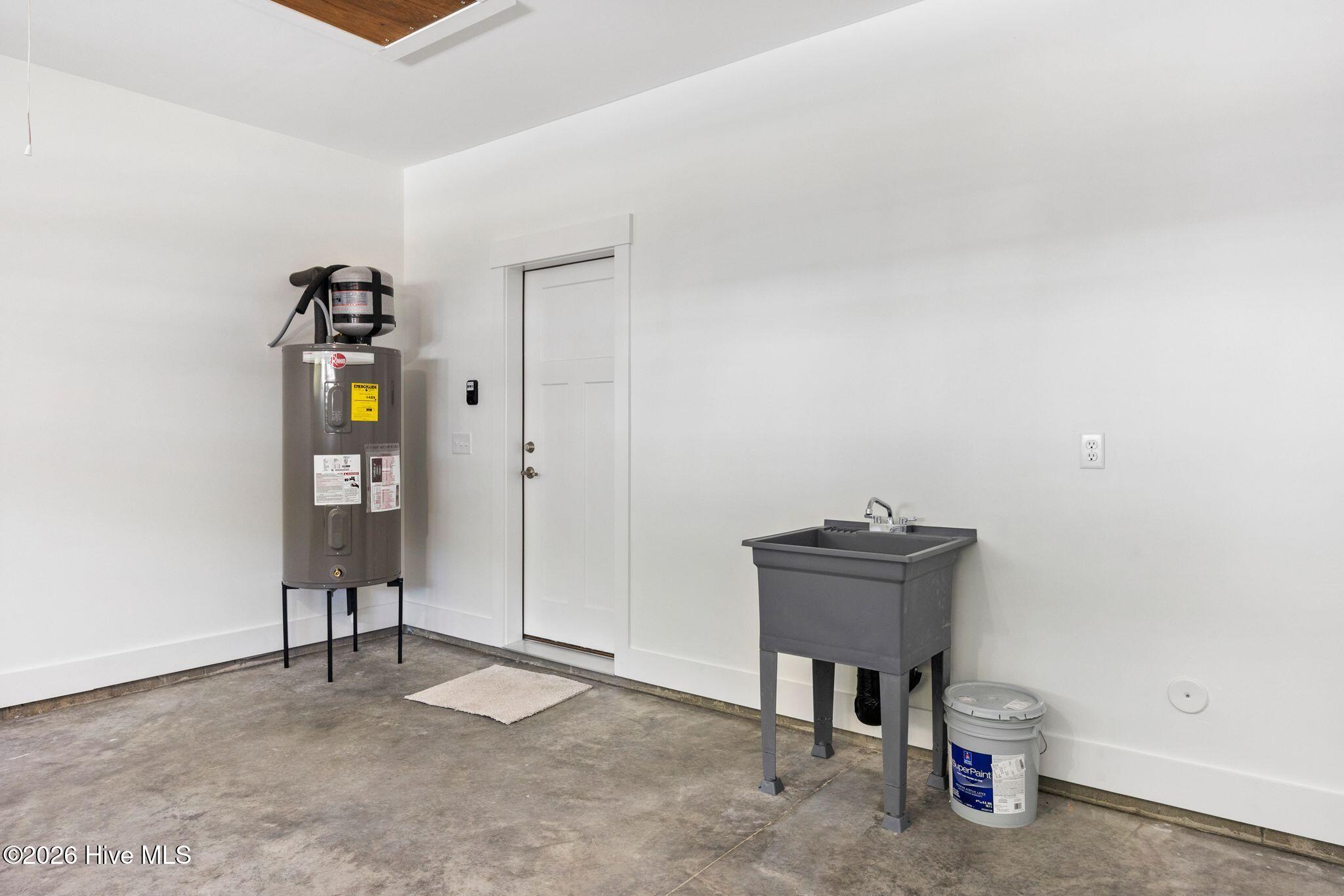main property photo 49