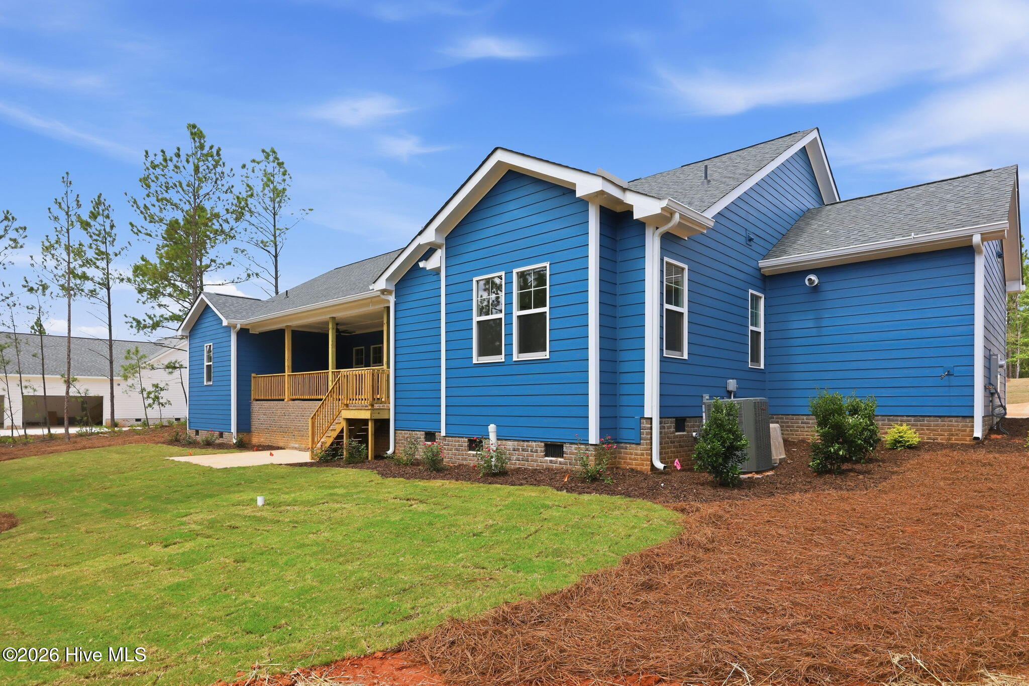 main property photo 18