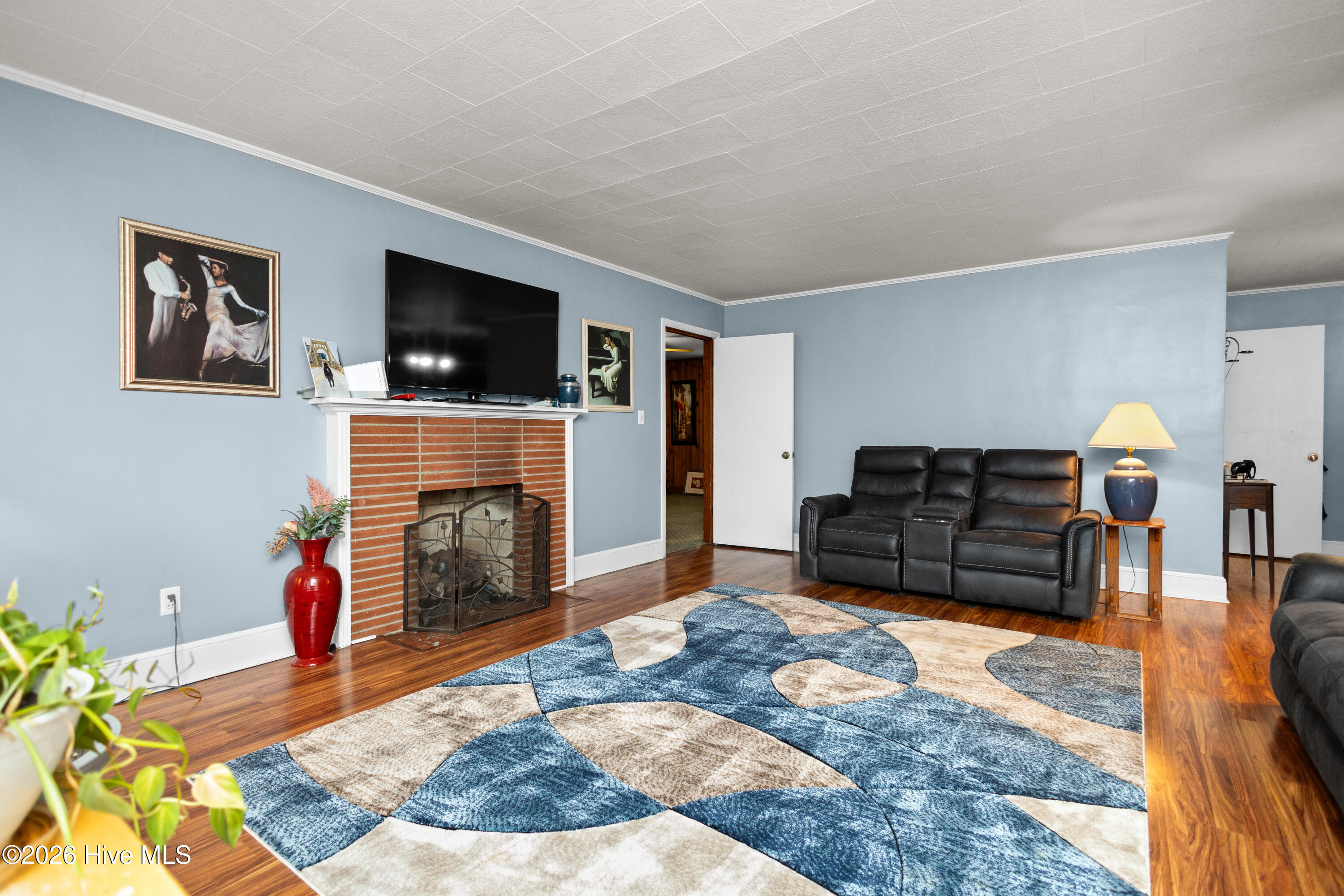 main property photo 6
