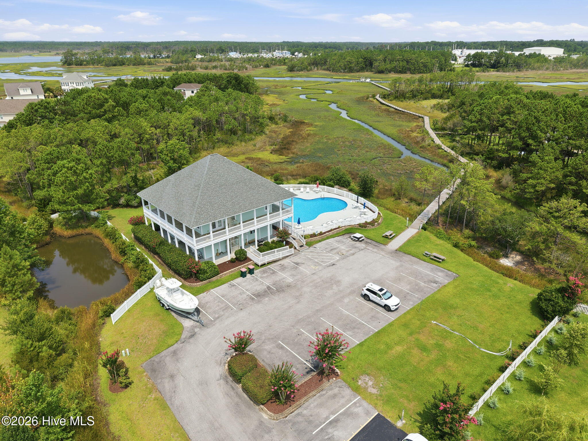 main property photo 20