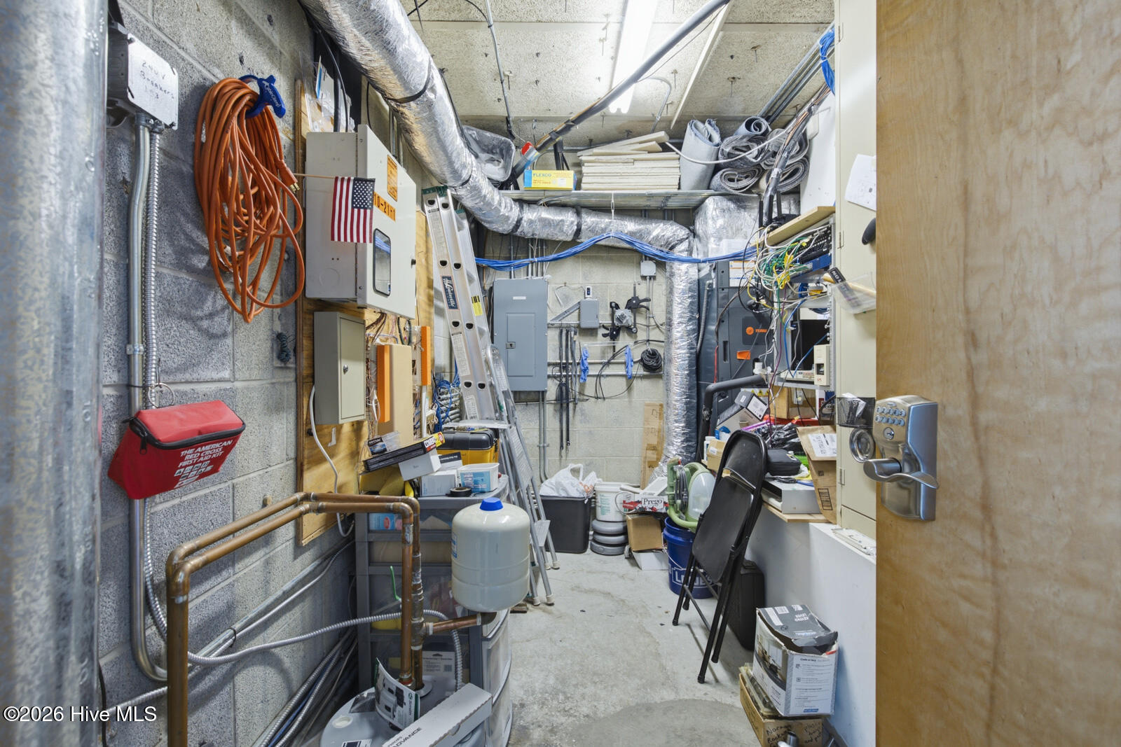 main property photo 50