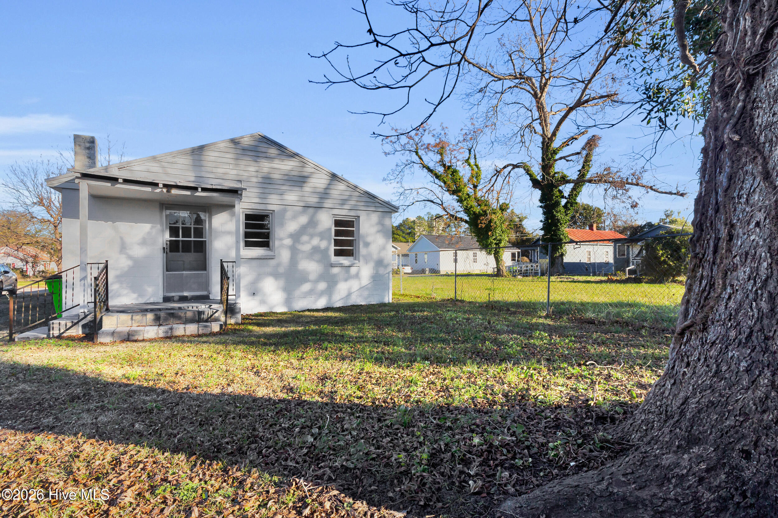 main property photo 25