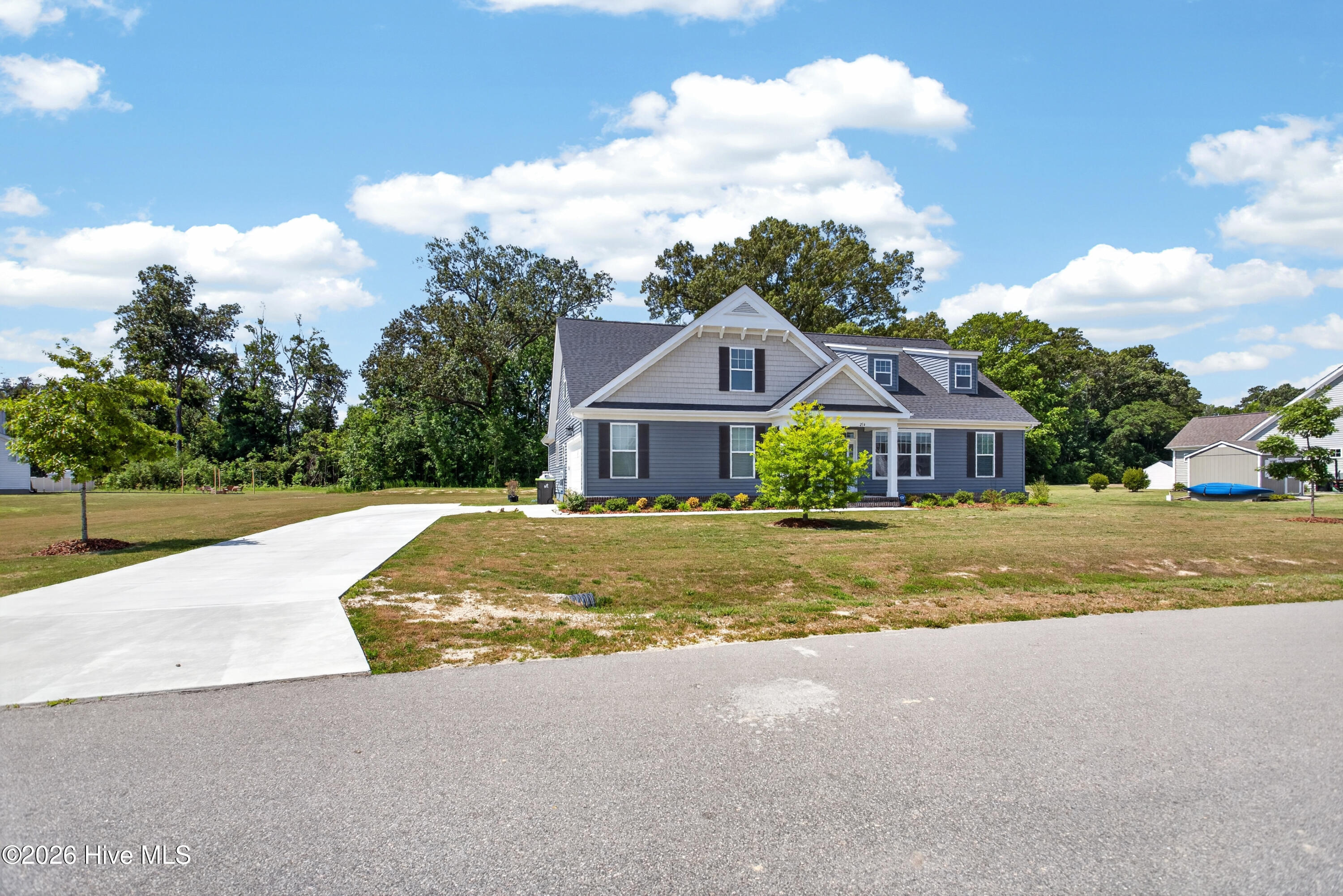 main property photo 41