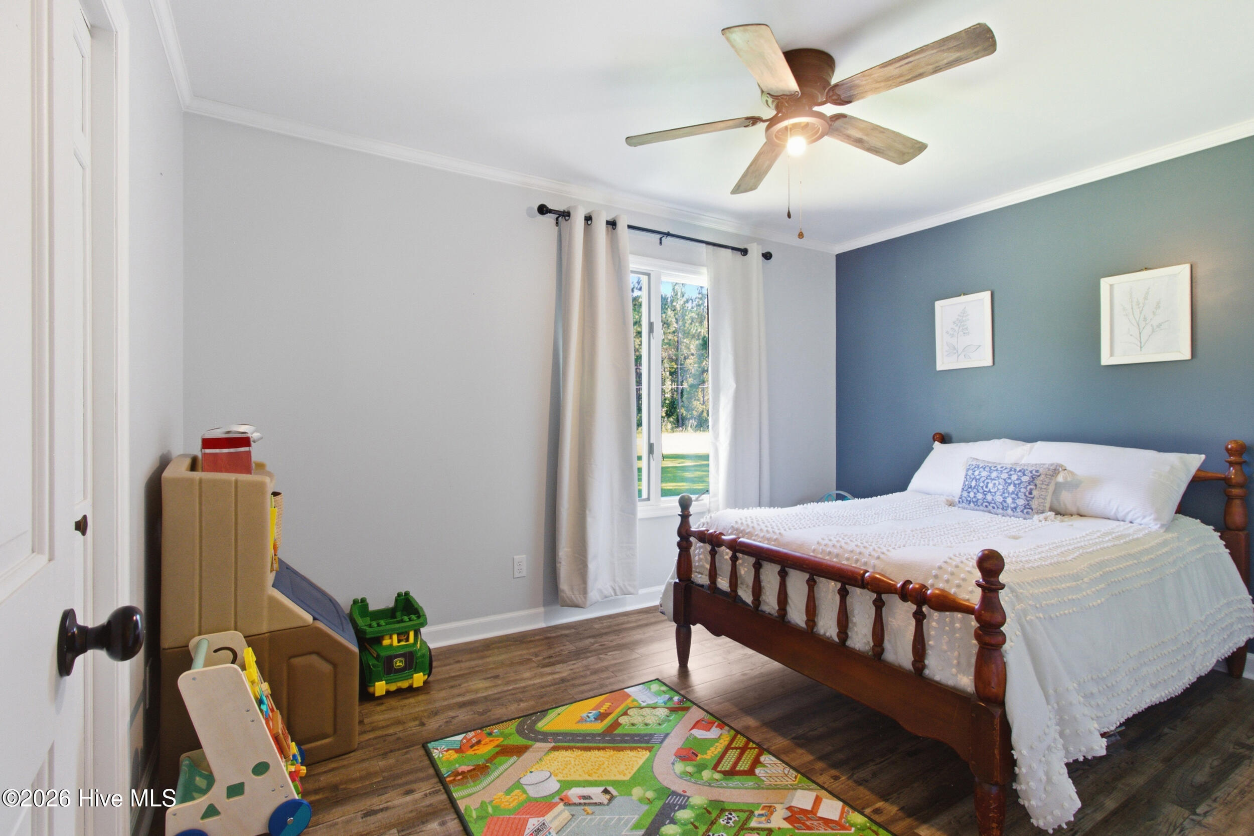 main property photo 13