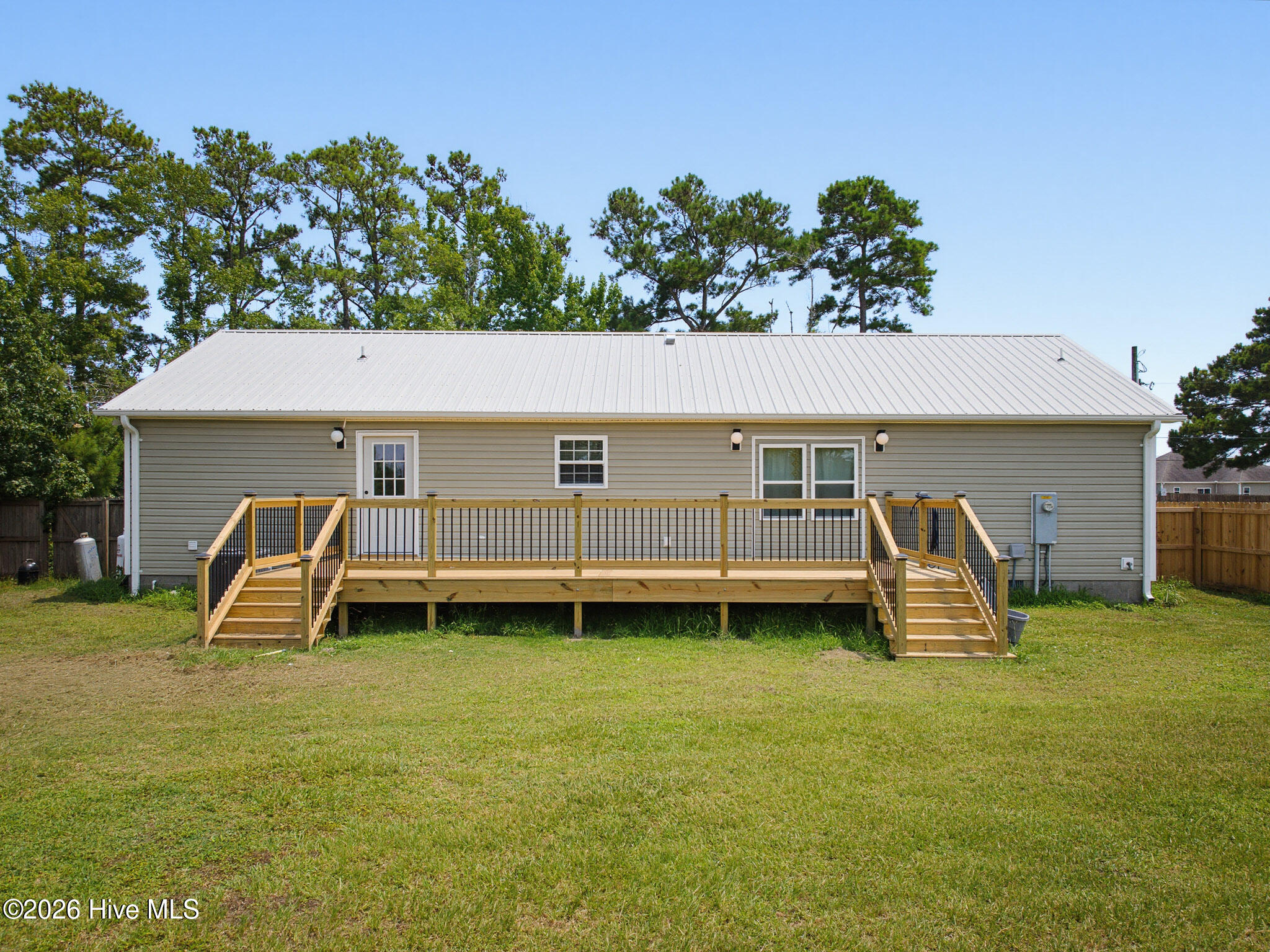 main property photo 27