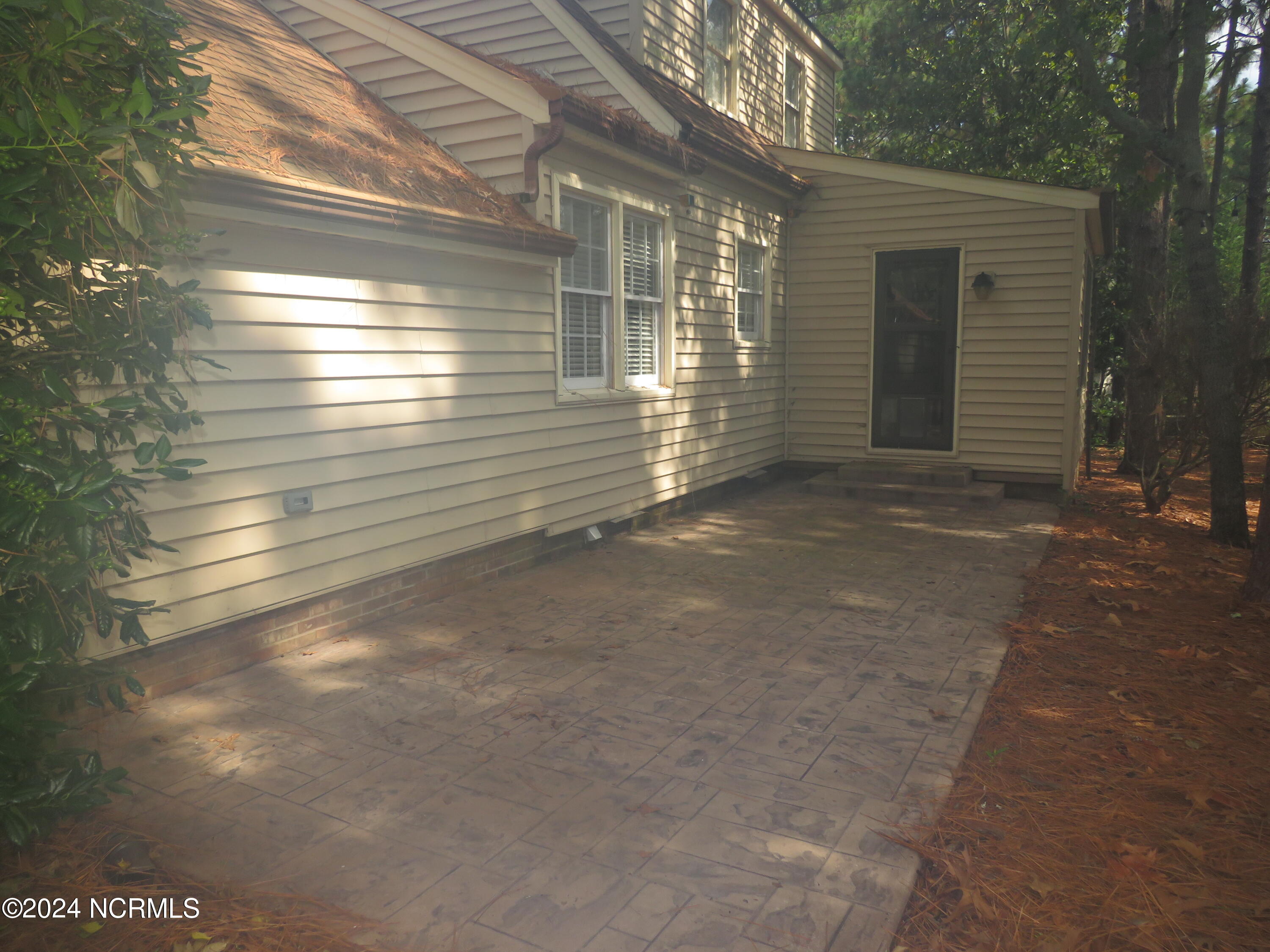 main property photo 34