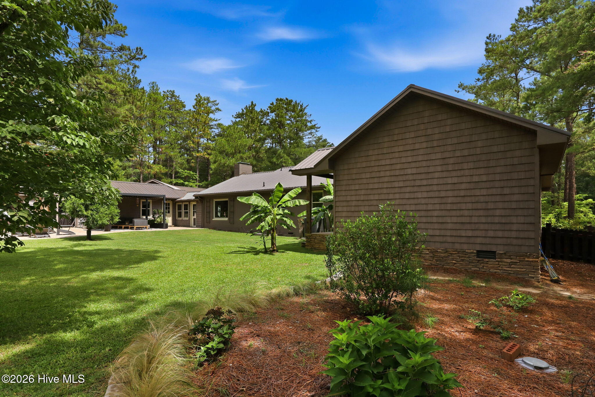 main property photo 32