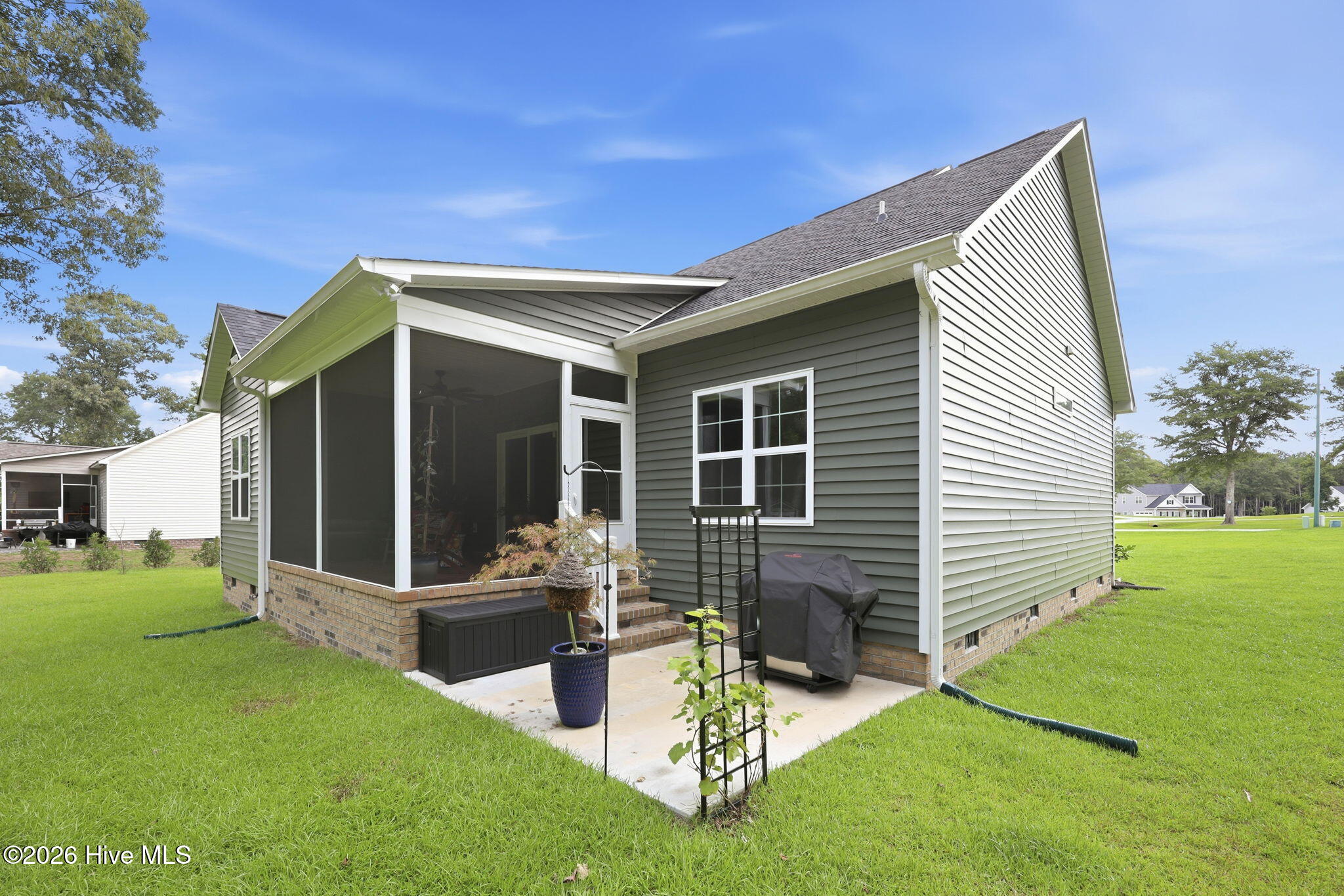 main property photo 20