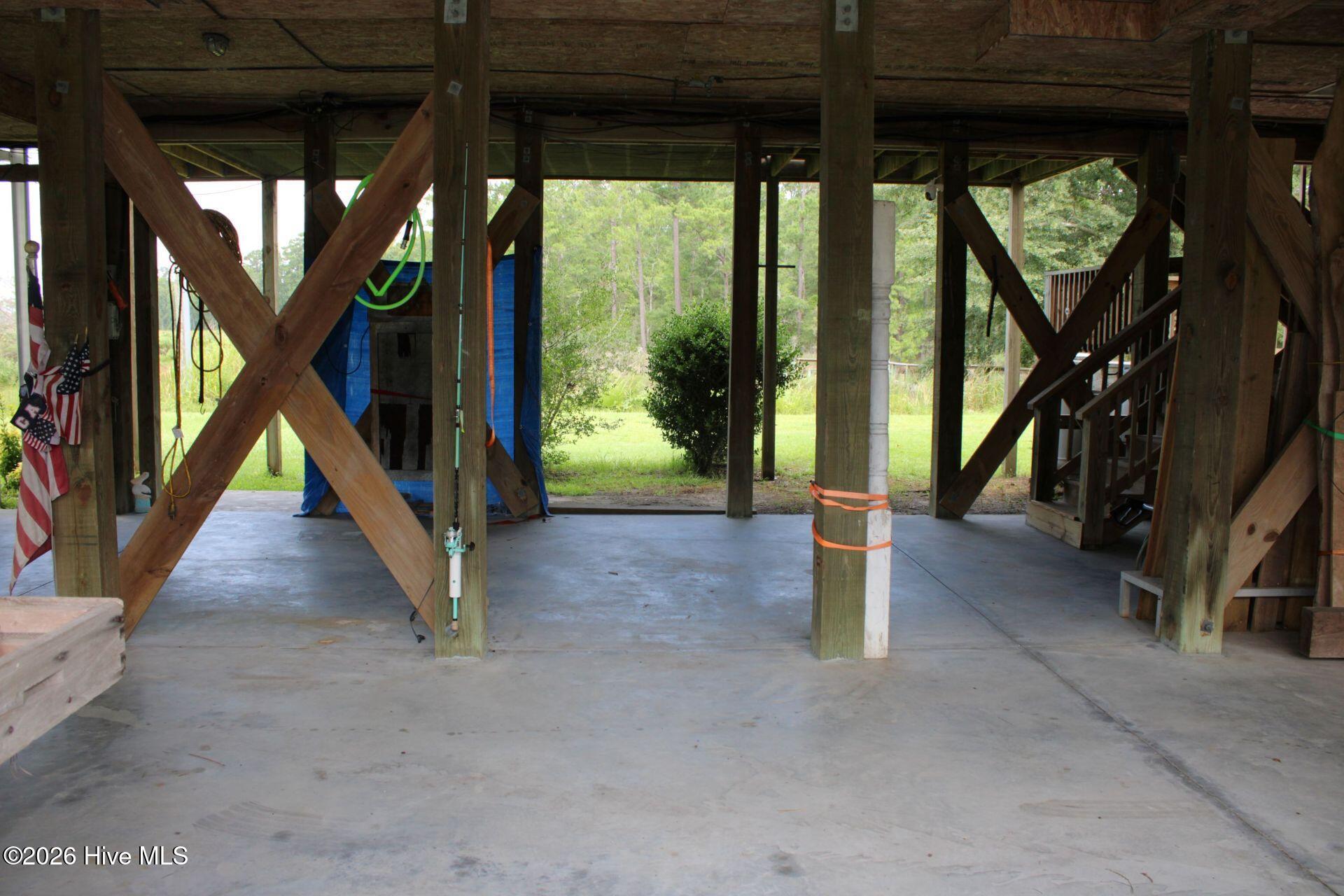 main property photo 40