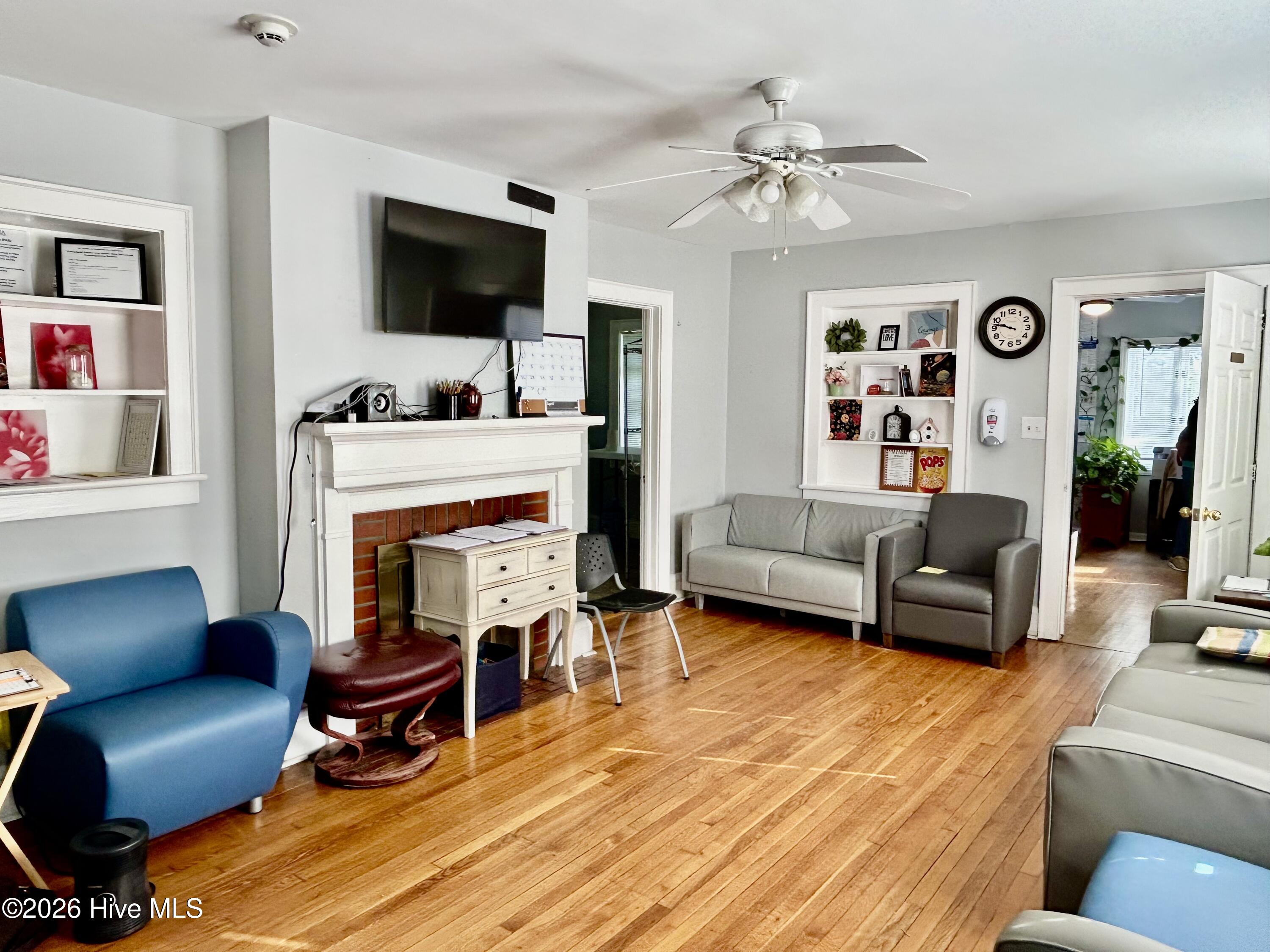 main property photo 10
