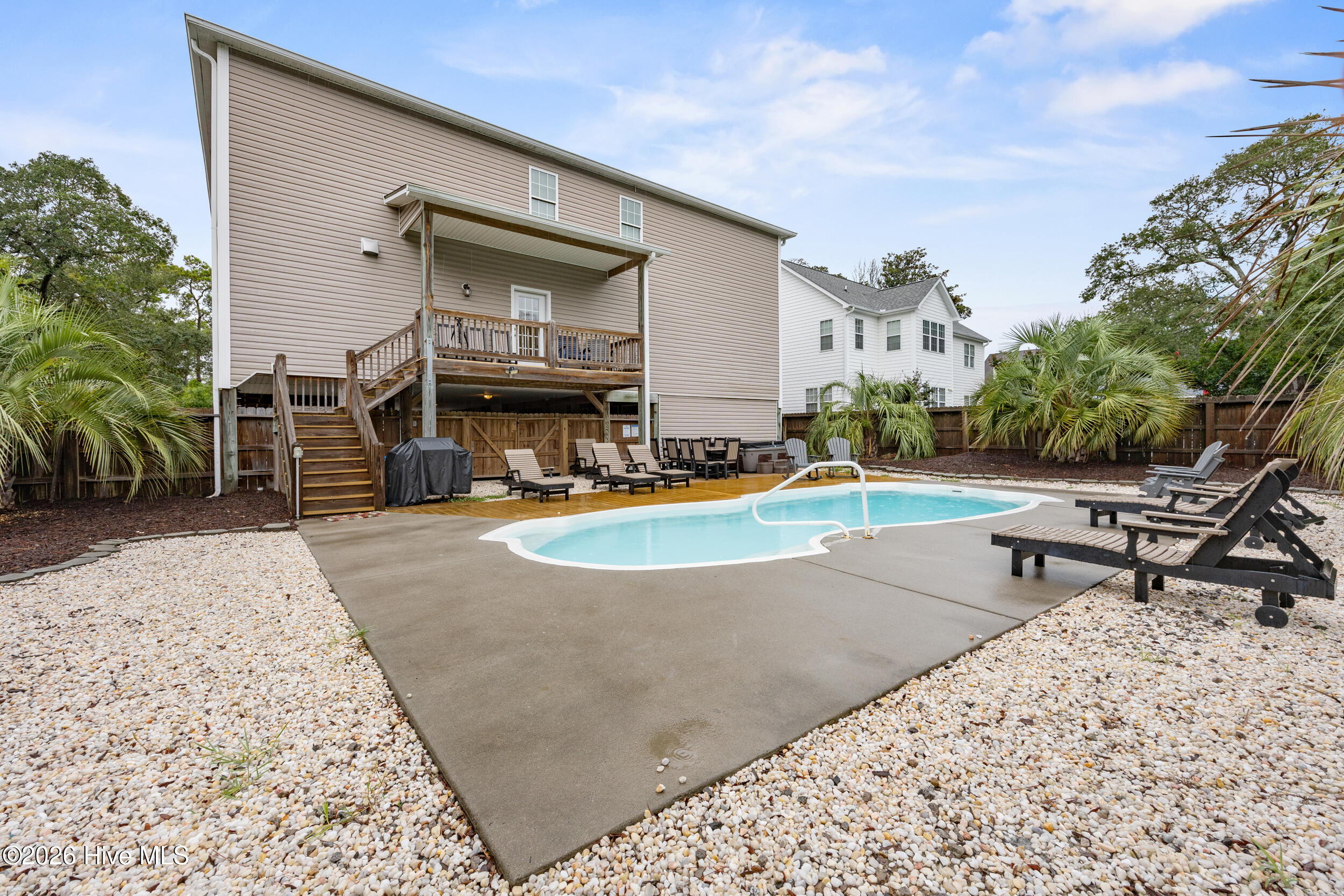 main property photo 98