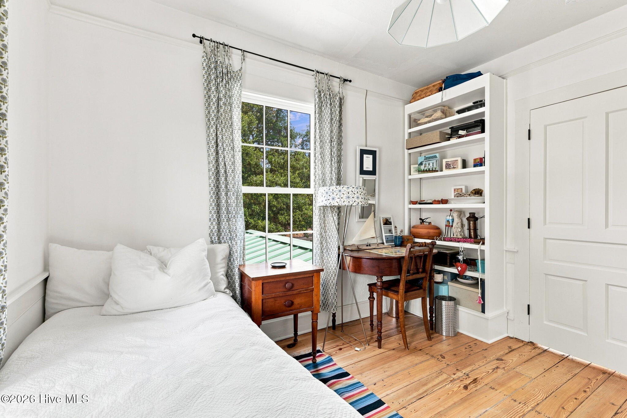 main property photo 28