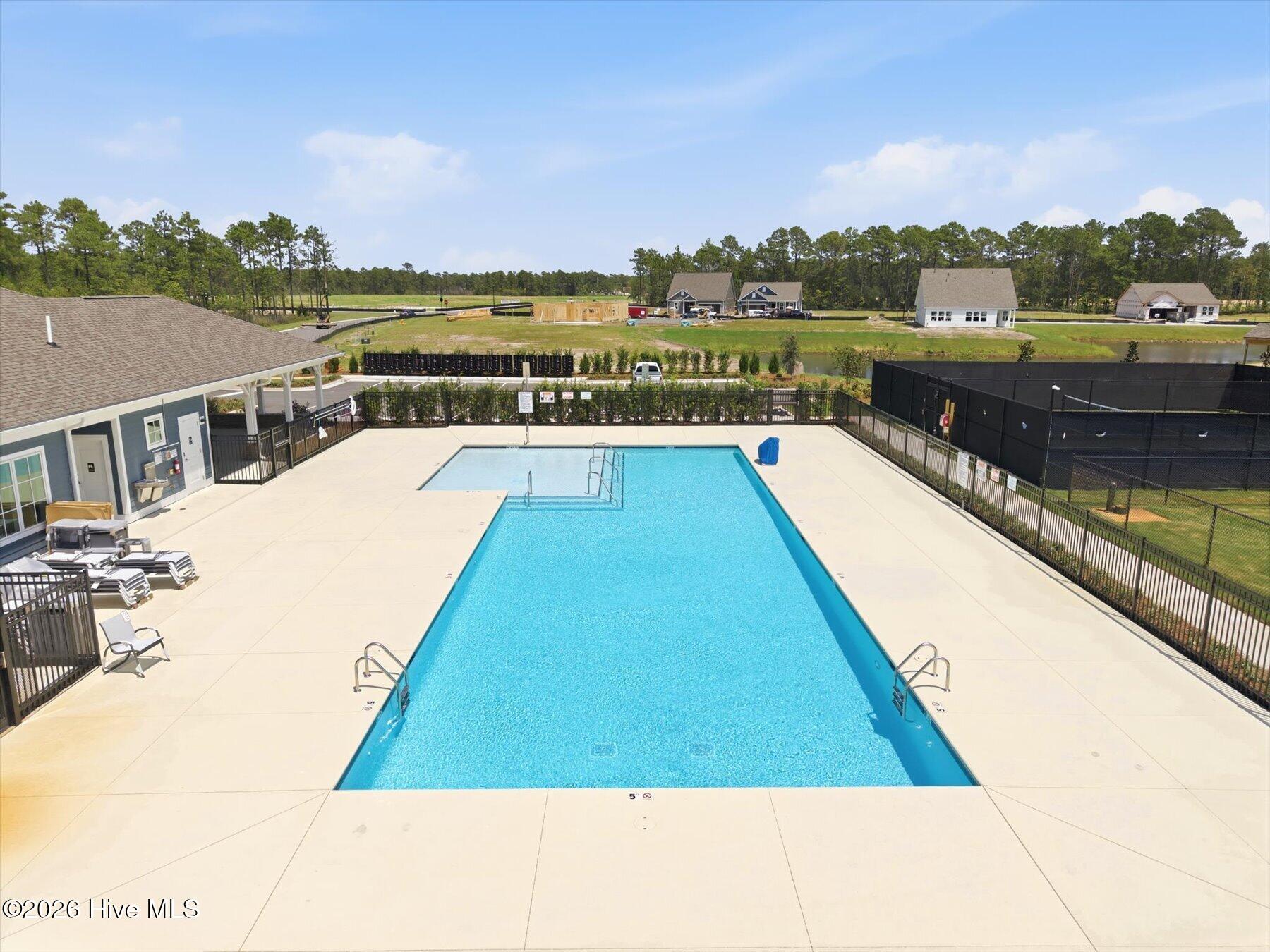 main property photo 3
