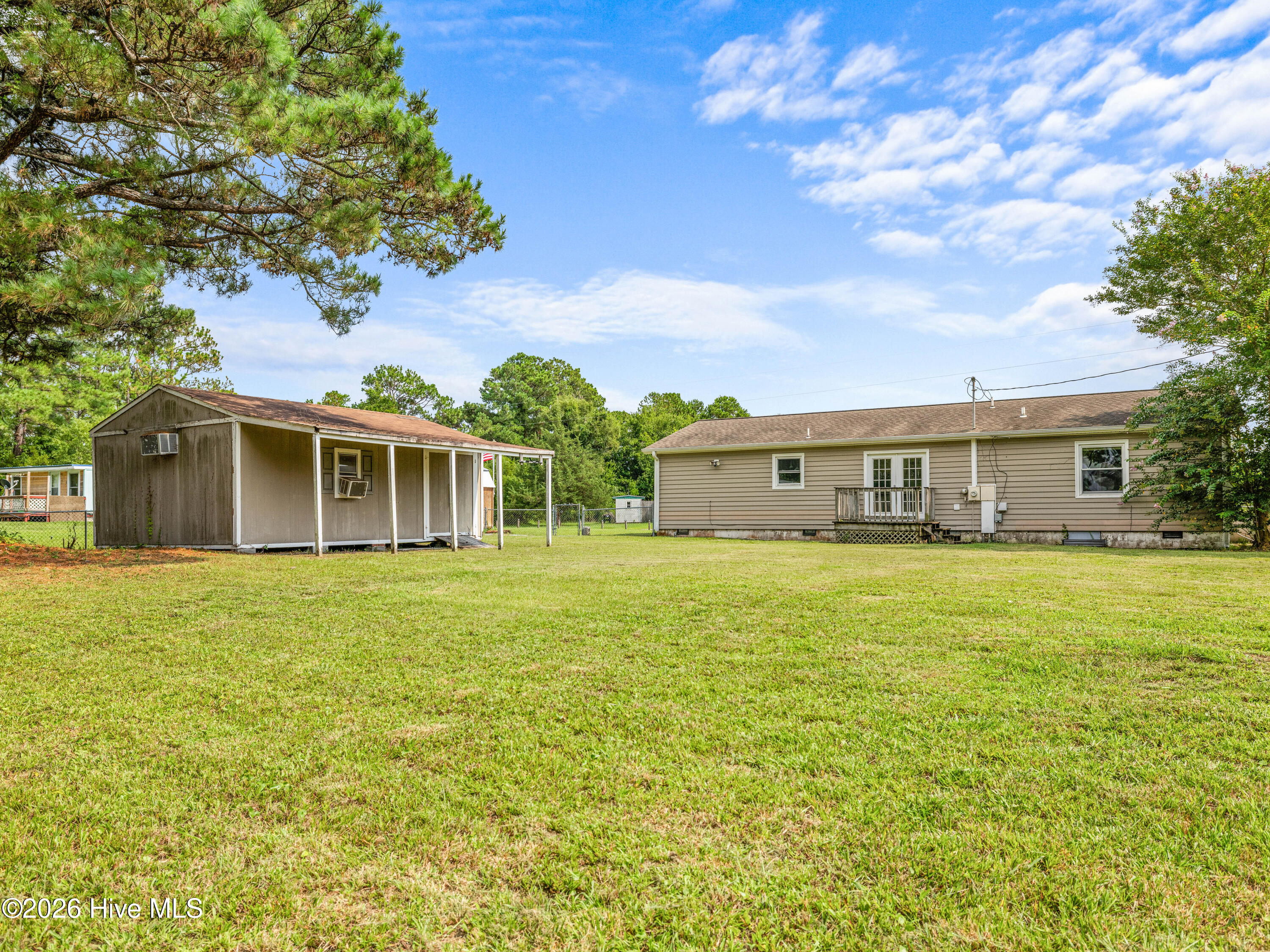 main property photo 28