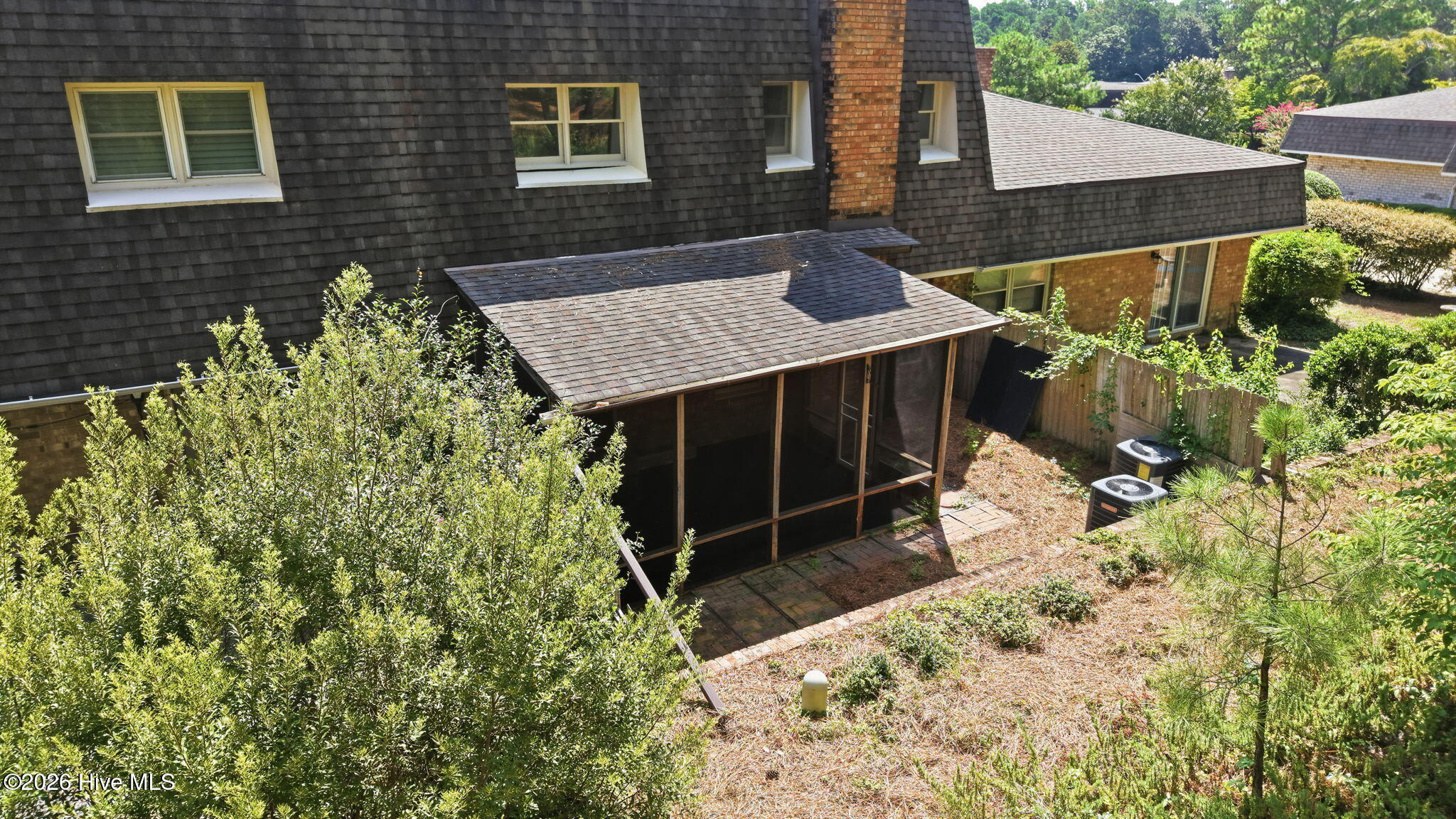 main property photo 40