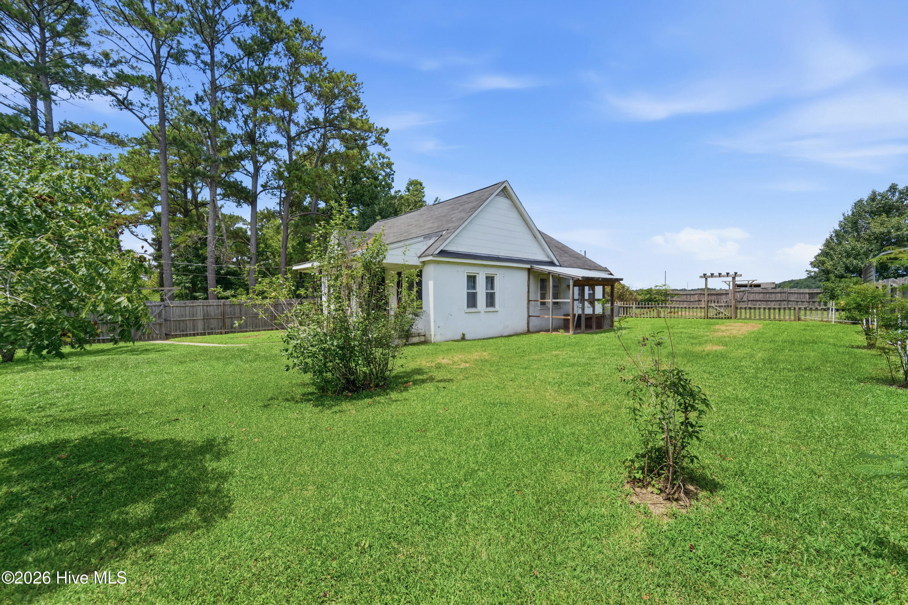 main property photo 32