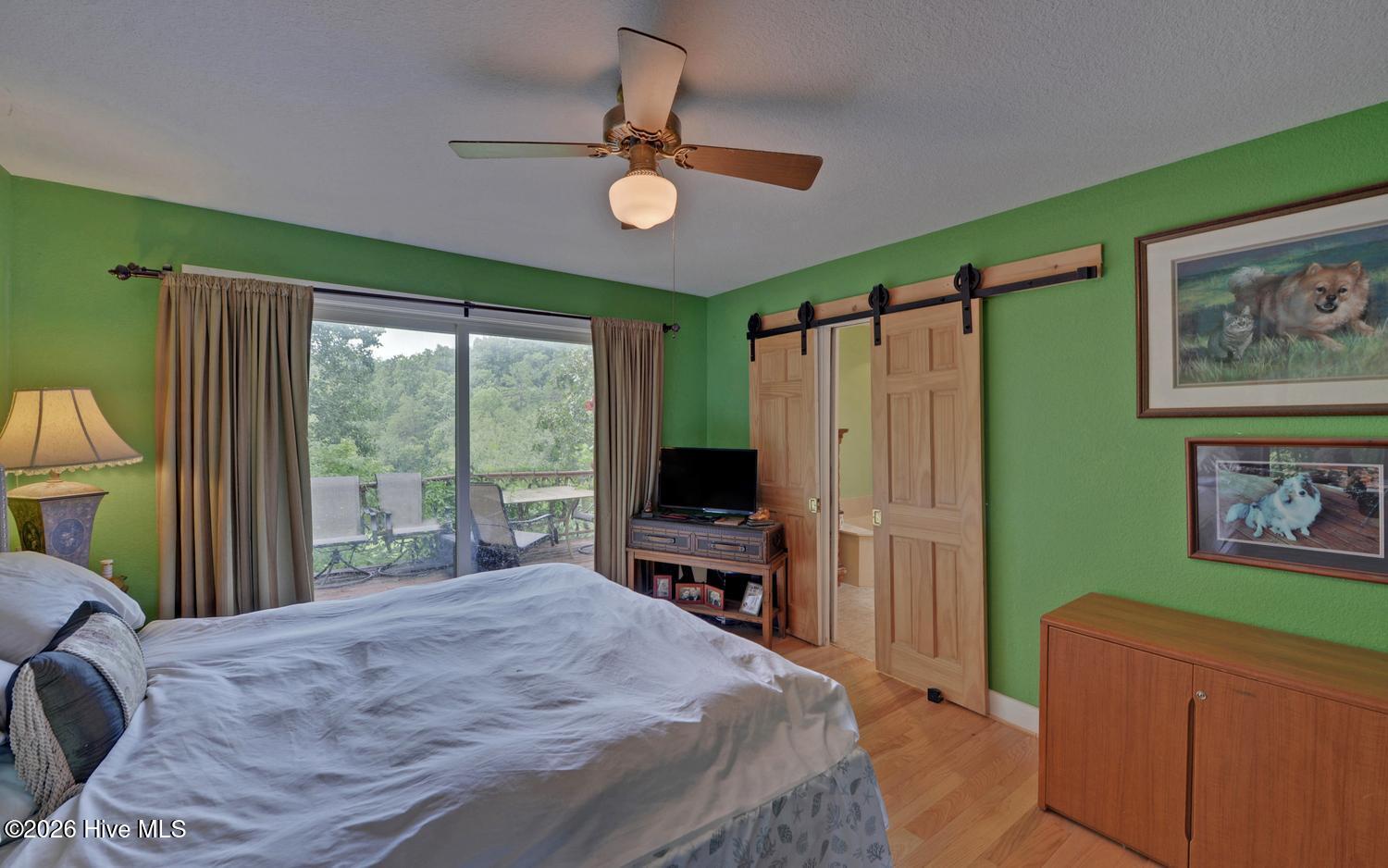 main property photo 15