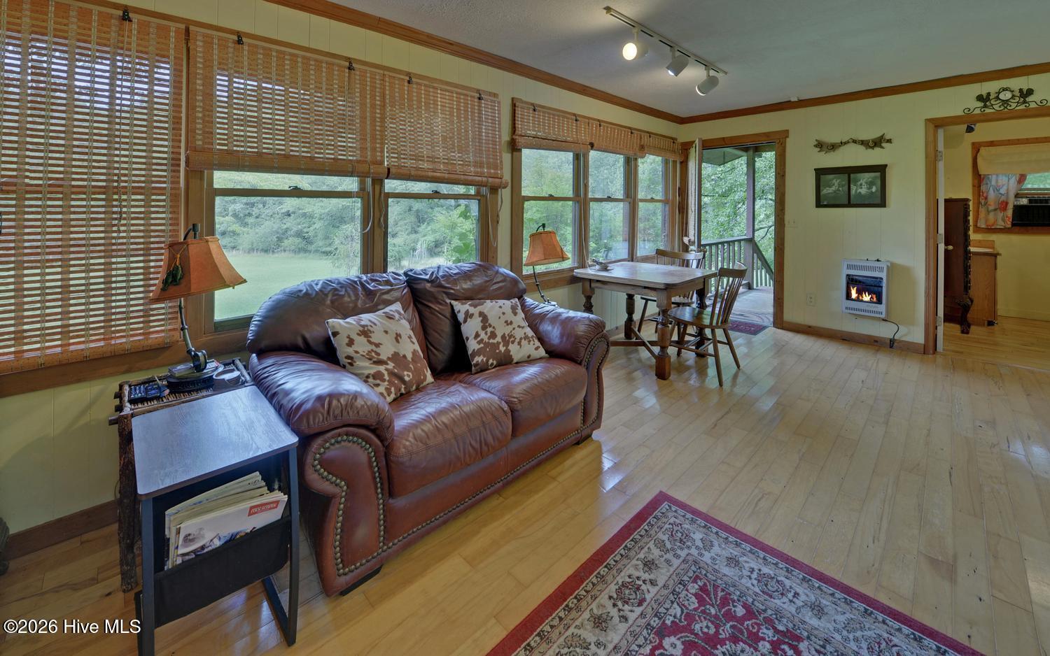 main property photo 35