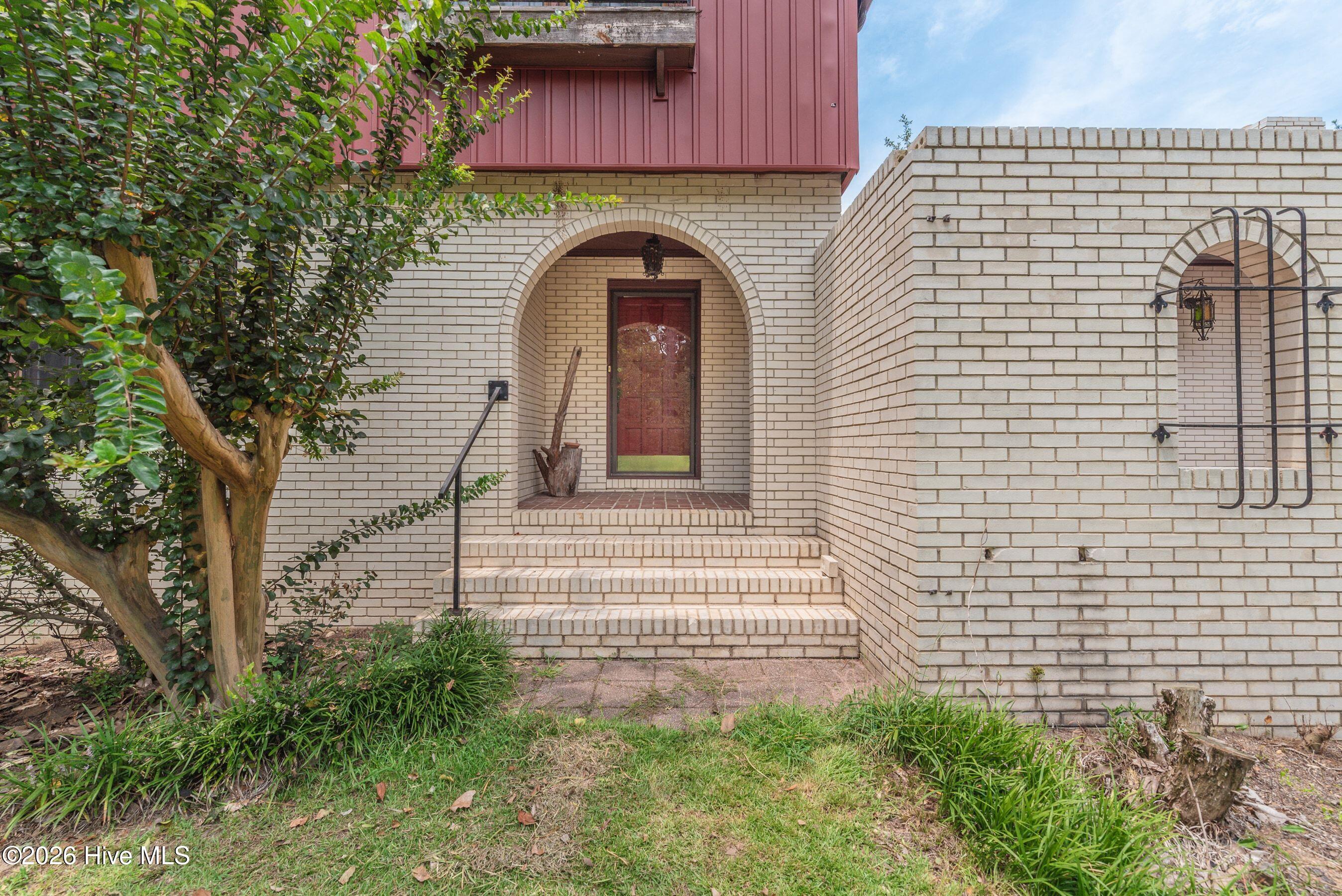 main property photo 8