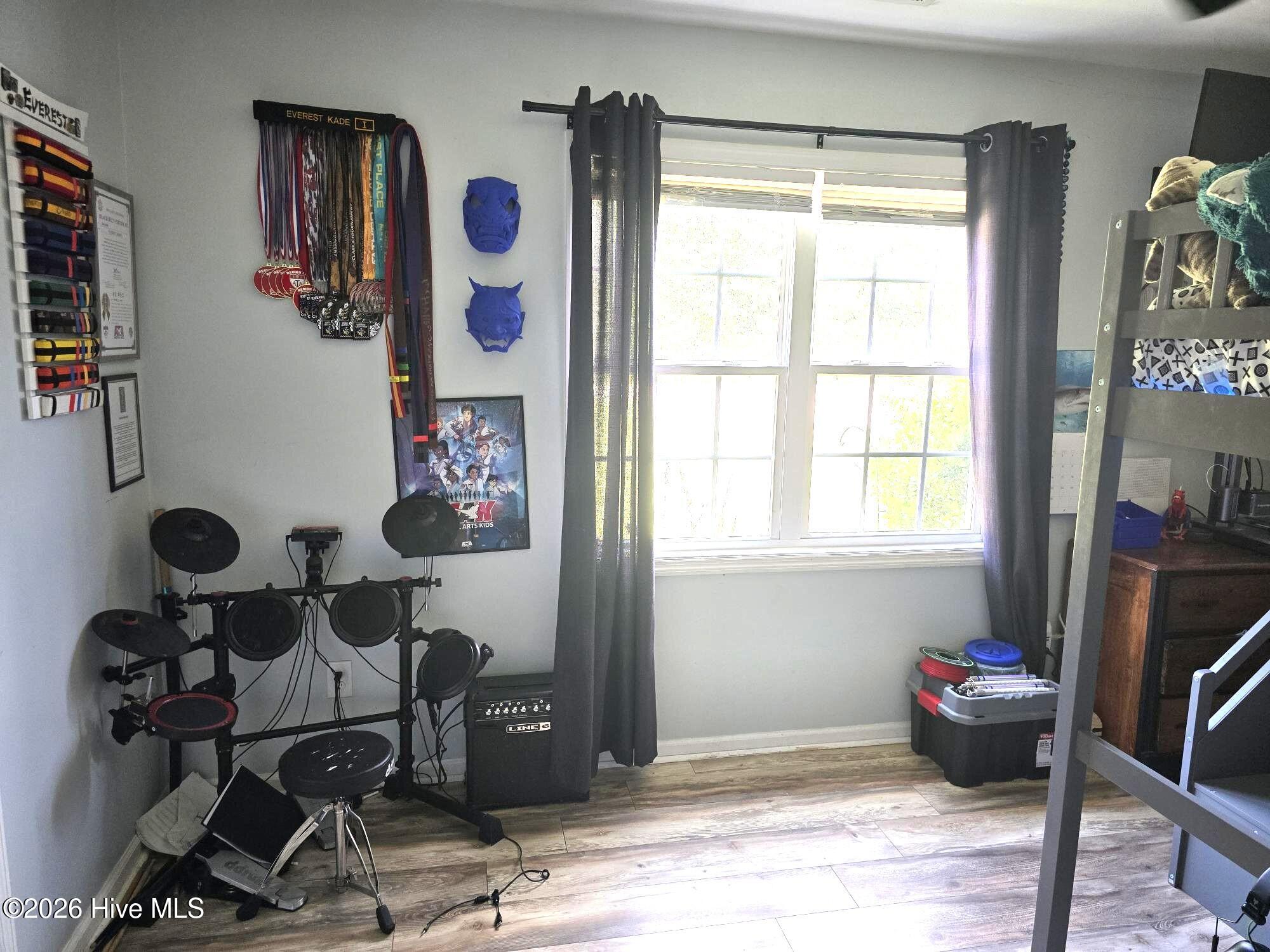 main property photo 28